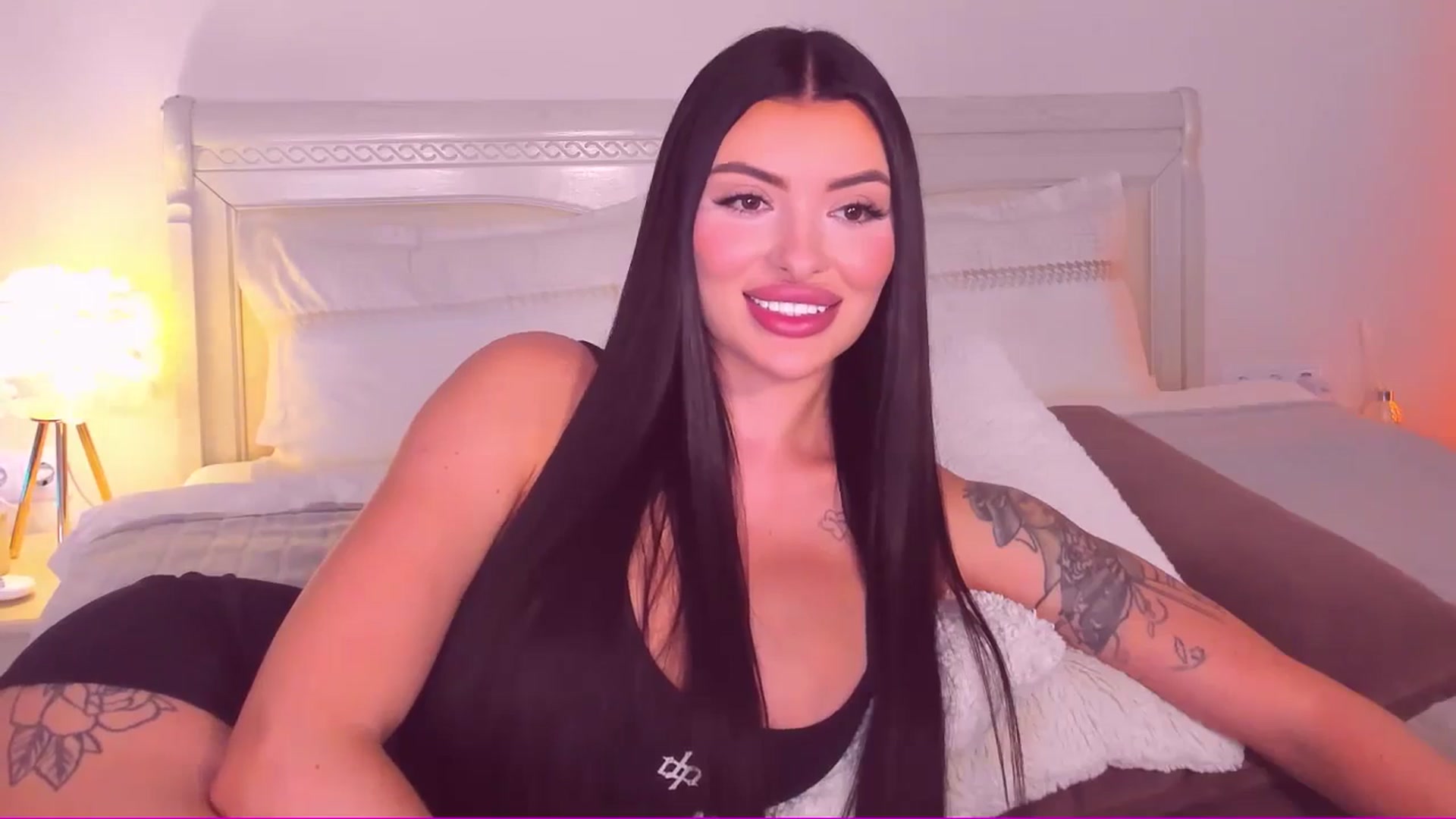 Gallery image thumbnail from Mary_Harris_'s myfreecams stream on, 05/28/2024, 18:12 image 8 of 20