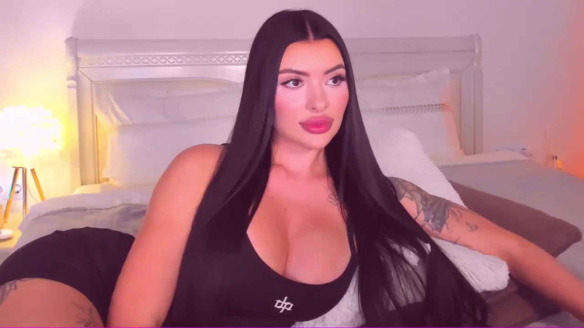 Gallery image thumbnail from Mary_Harris_'s myfreecams stream on, 05/28/2024, 18:12 image 14 of 20