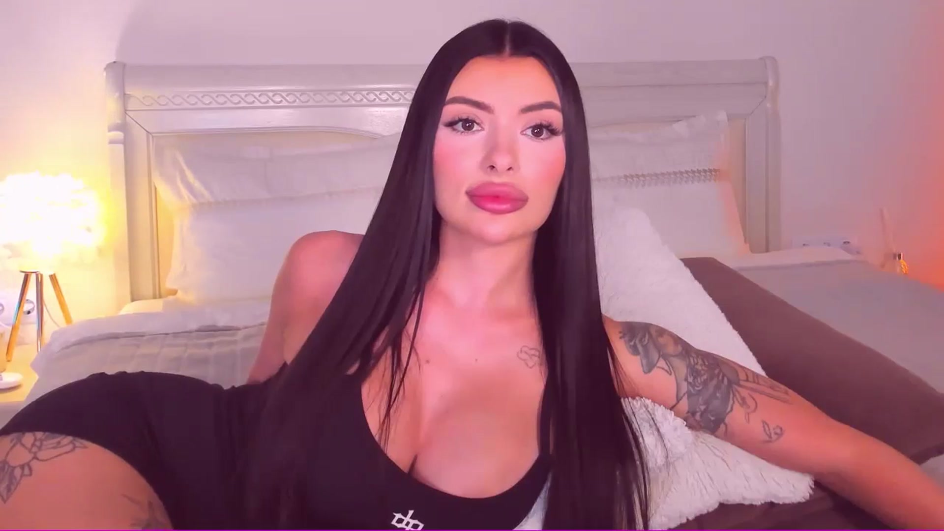 Gallery image thumbnail from Mary_Harris_'s myfreecams stream on, 05/28/2024, 18:12 image 9 of 20