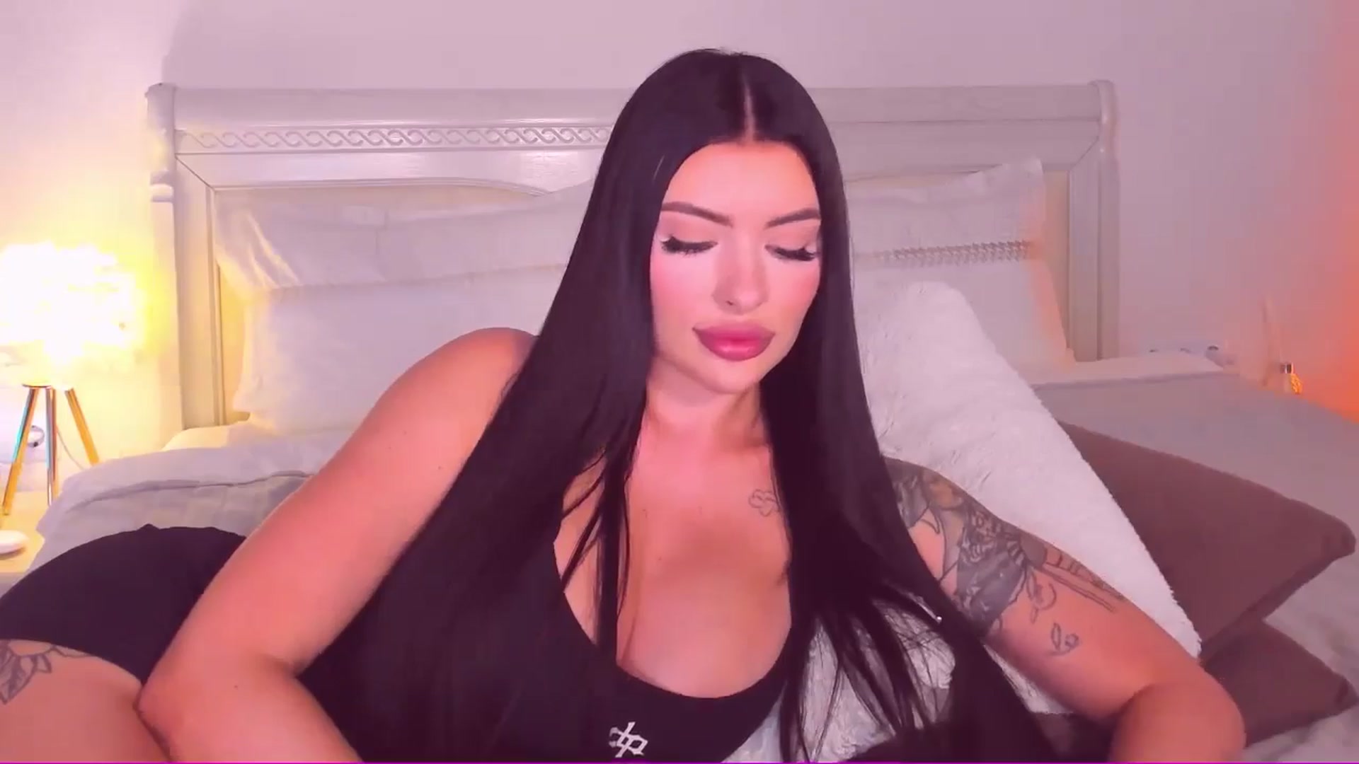 Gallery image thumbnail from Mary_Harris_'s myfreecams stream on, 05/28/2024, 19:00 image 12 of 20