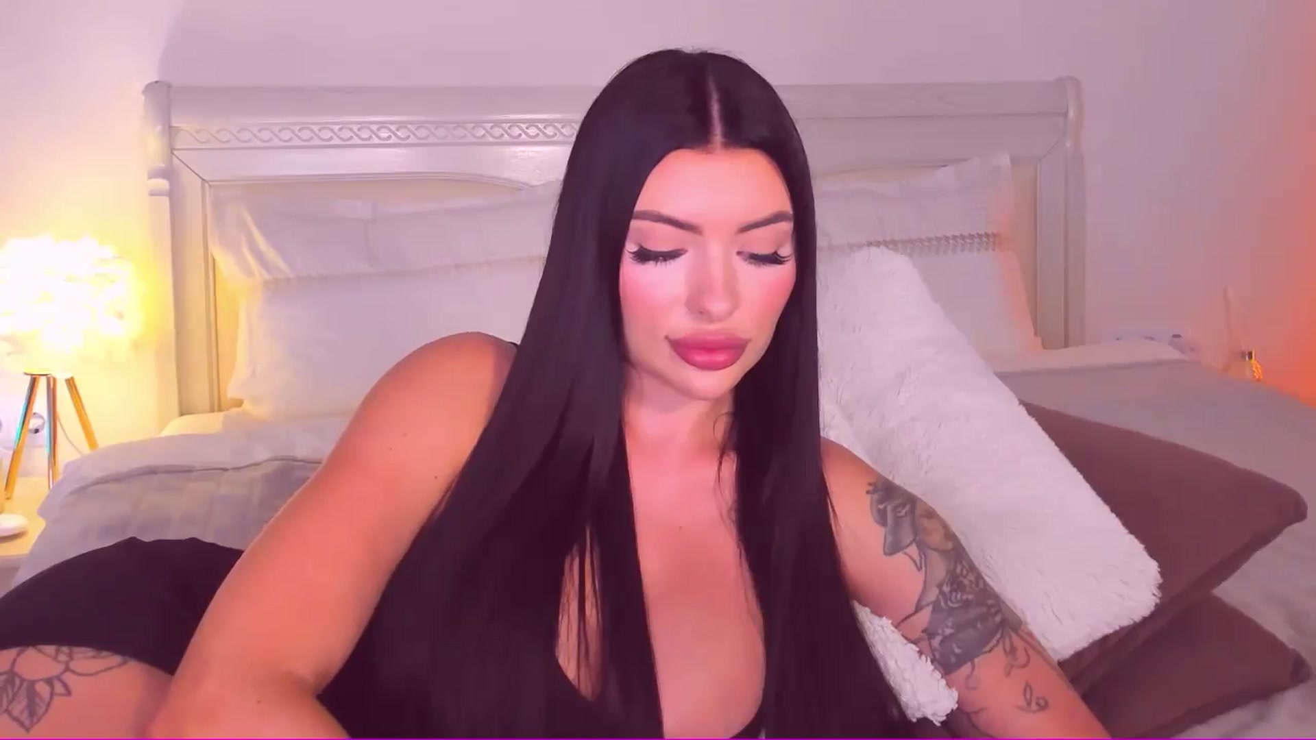 Gallery image thumbnail from Mary_Harris_'s myfreecams stream on, 05/28/2024, 19:00 image 3 of 20