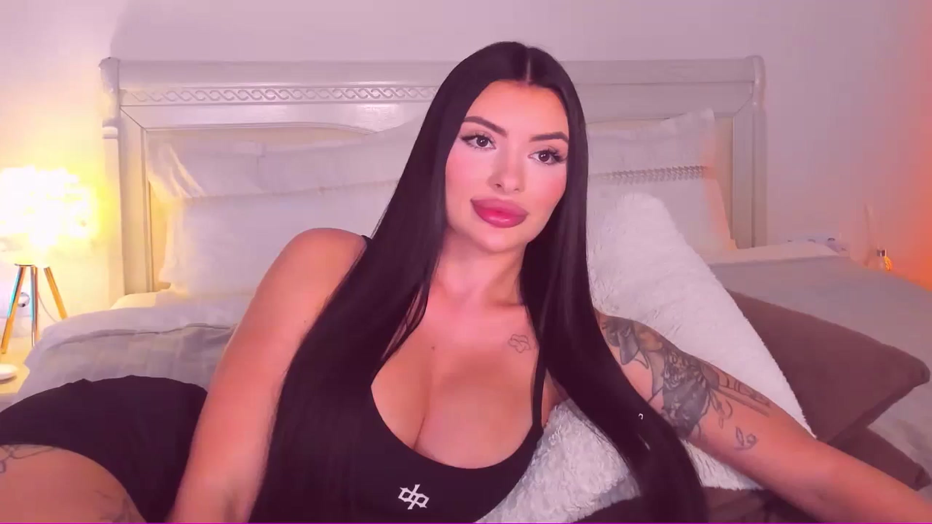 Gallery image thumbnail from Mary_Harris_'s myfreecams stream on, 05/28/2024, 19:00 image 13 of 20