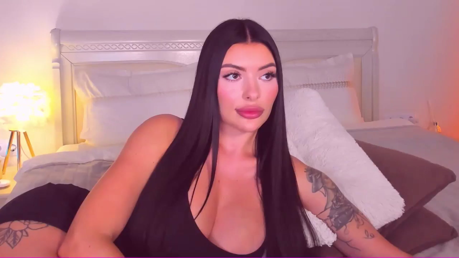 Gallery image thumbnail from Mary_Harris_'s myfreecams stream on, 05/28/2024, 19:00 image 1 of 20