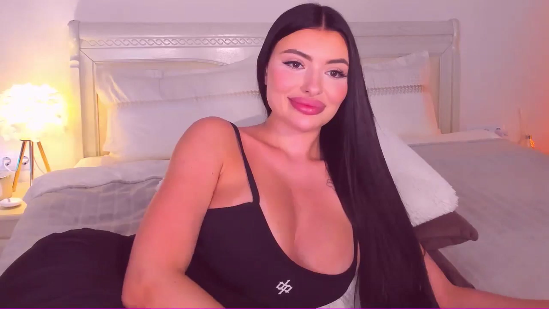 Gallery image thumbnail from Mary_Harris_'s myfreecams stream on, 05/28/2024, 21:04 image 19 of 20