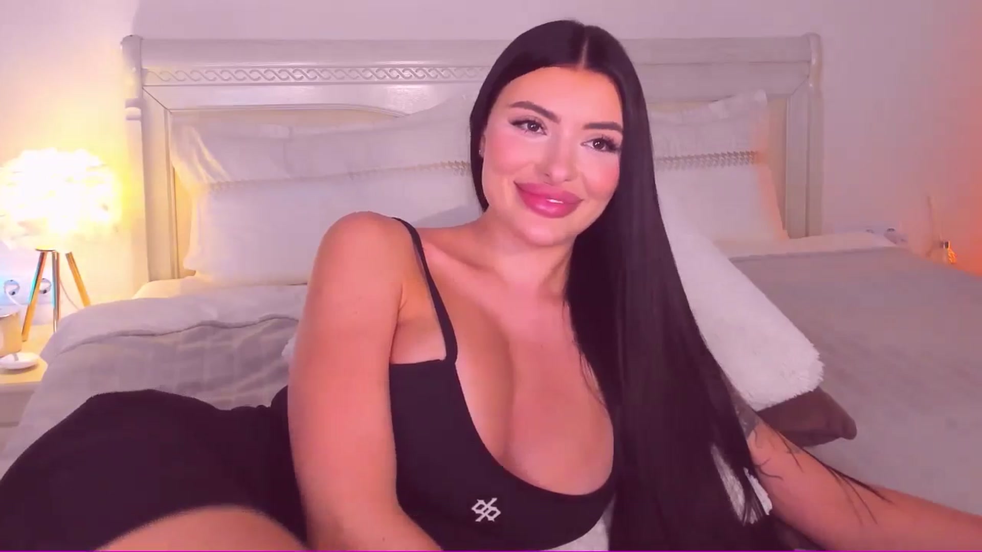 Gallery image thumbnail from Mary_Harris_'s myfreecams stream on, 05/28/2024, 21:04 image 16 of 20