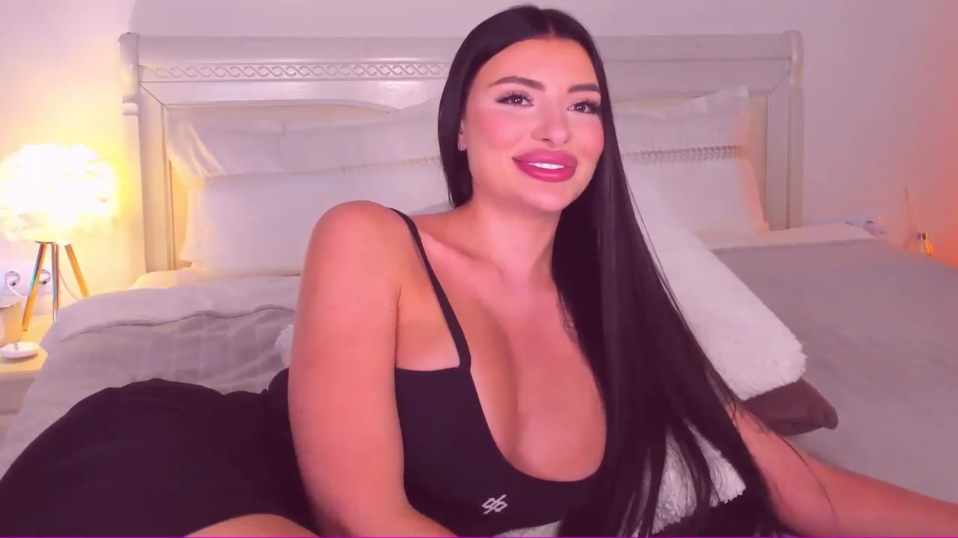 Gallery image thumbnail from Mary_Harris_'s myfreecams stream on, 05/28/2024, 21:04 image 7 of 20