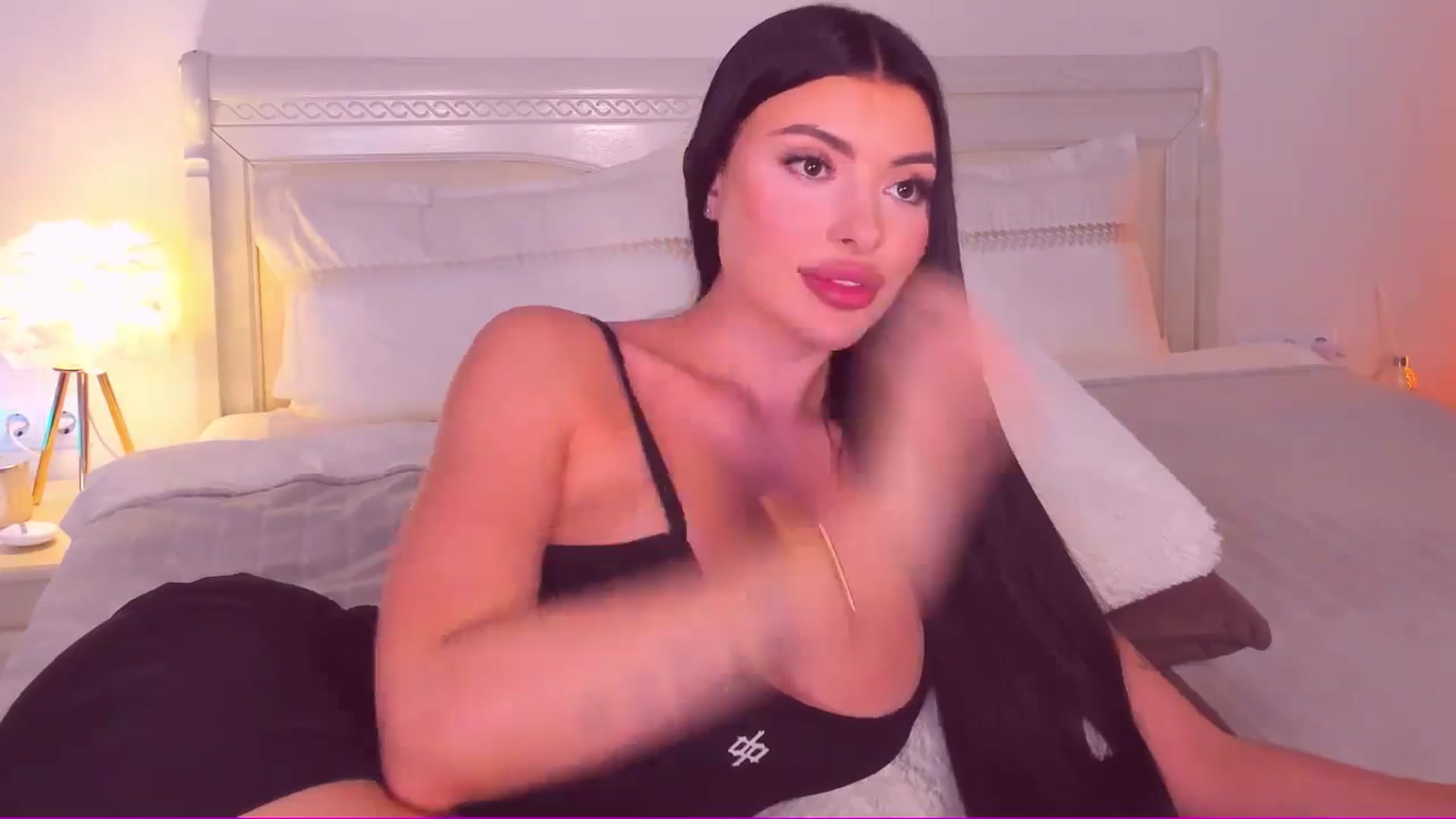 Gallery image thumbnail from Mary_Harris_'s myfreecams stream on, 05/28/2024, 21:04 image 10 of 20