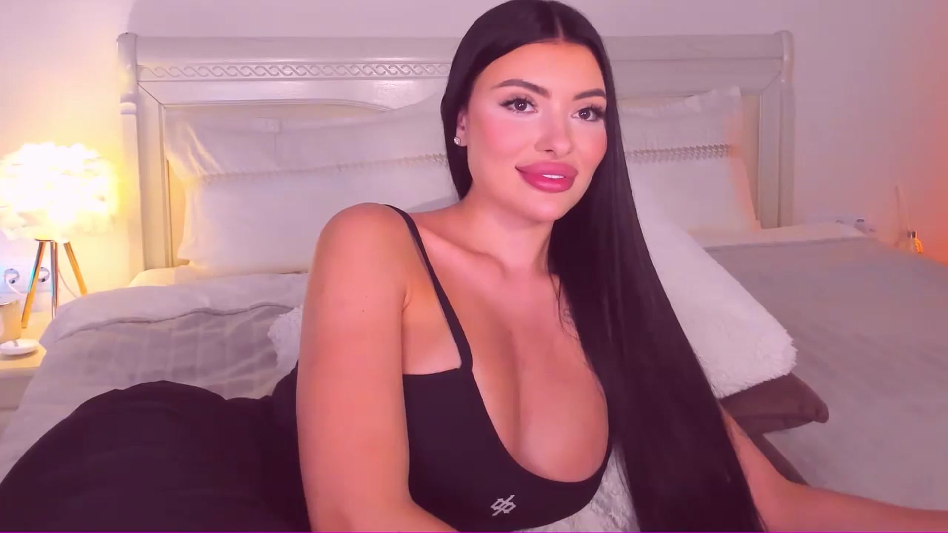 Gallery image thumbnail from Mary_Harris_'s myfreecams stream on, 05/28/2024, 21:04 image 9 of 20