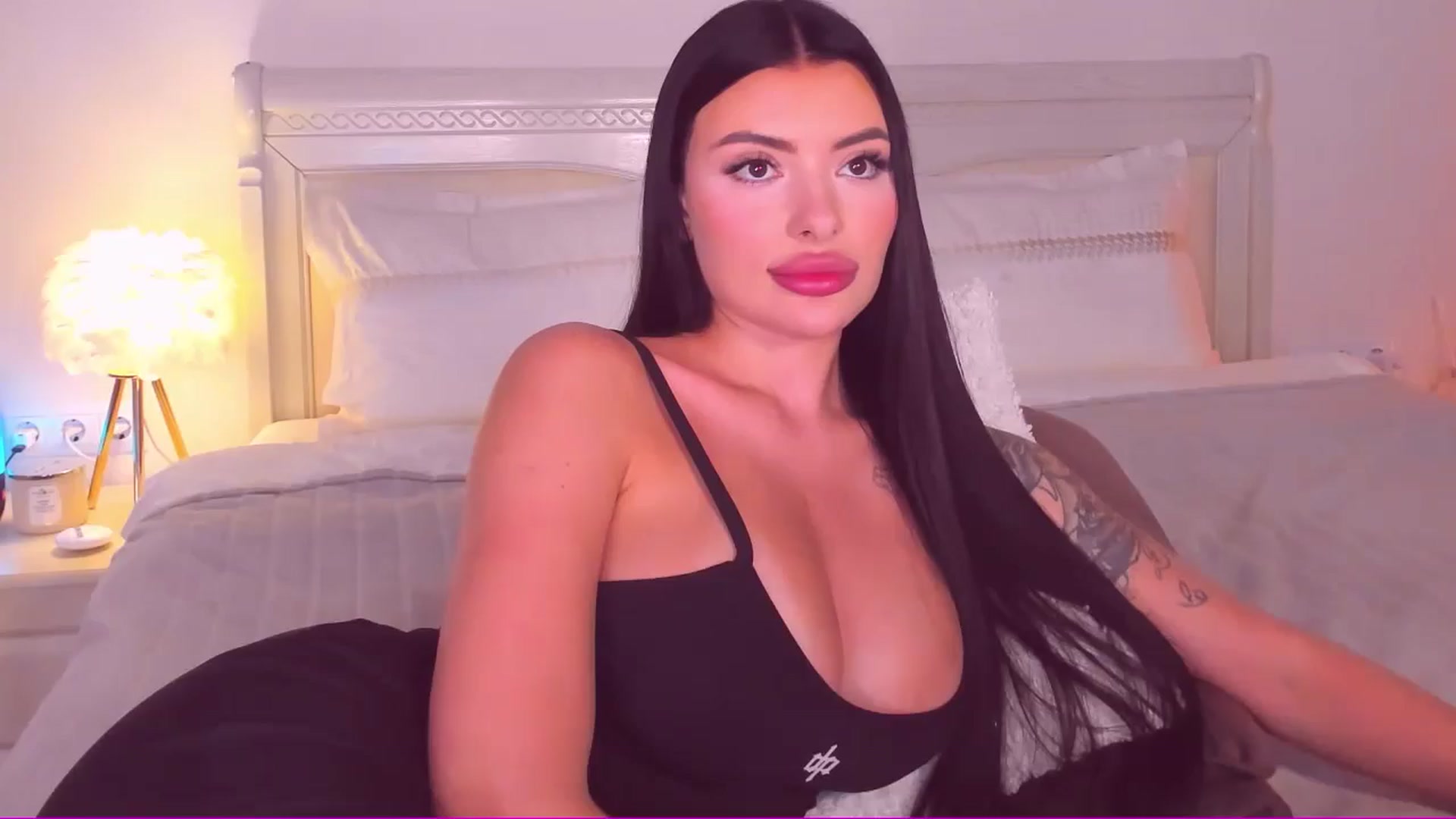 Gallery image thumbnail from Mary_Harris_'s myfreecams stream on, 05/28/2024, 23:26 image 8 of 20