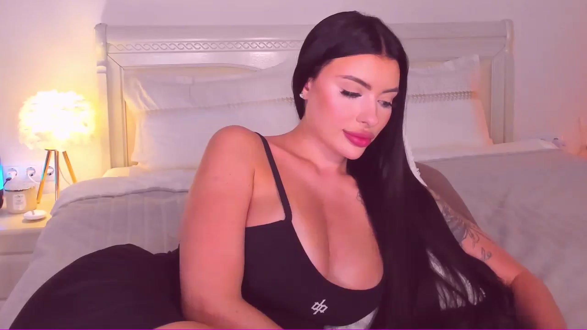 Gallery image thumbnail from Mary_Harris_'s myfreecams stream on, 05/28/2024, 23:26 image 15 of 20