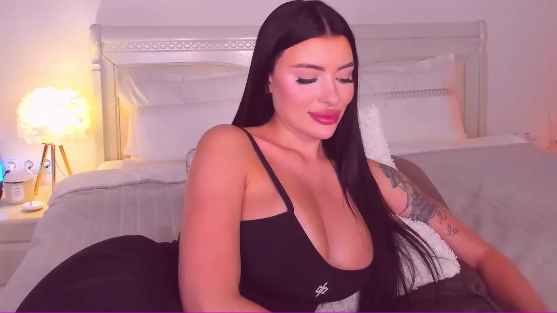 Gallery image thumbnail from Mary_Harris_'s myfreecams stream on, 05/28/2024, 23:26 image 10 of 20