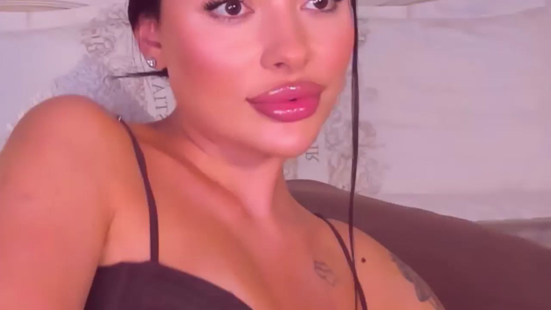 Gallery image thumbnail from Mary_Harris_'s myfreecams stream on, 06/03/2024, 22:39 image 16 of 20