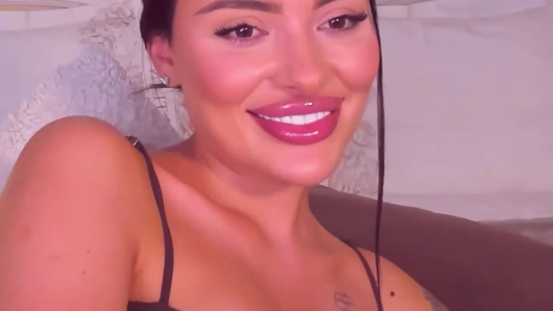 Gallery image thumbnail from Mary_Harris_'s myfreecams stream on, 06/03/2024, 22:39 image 17 of 20