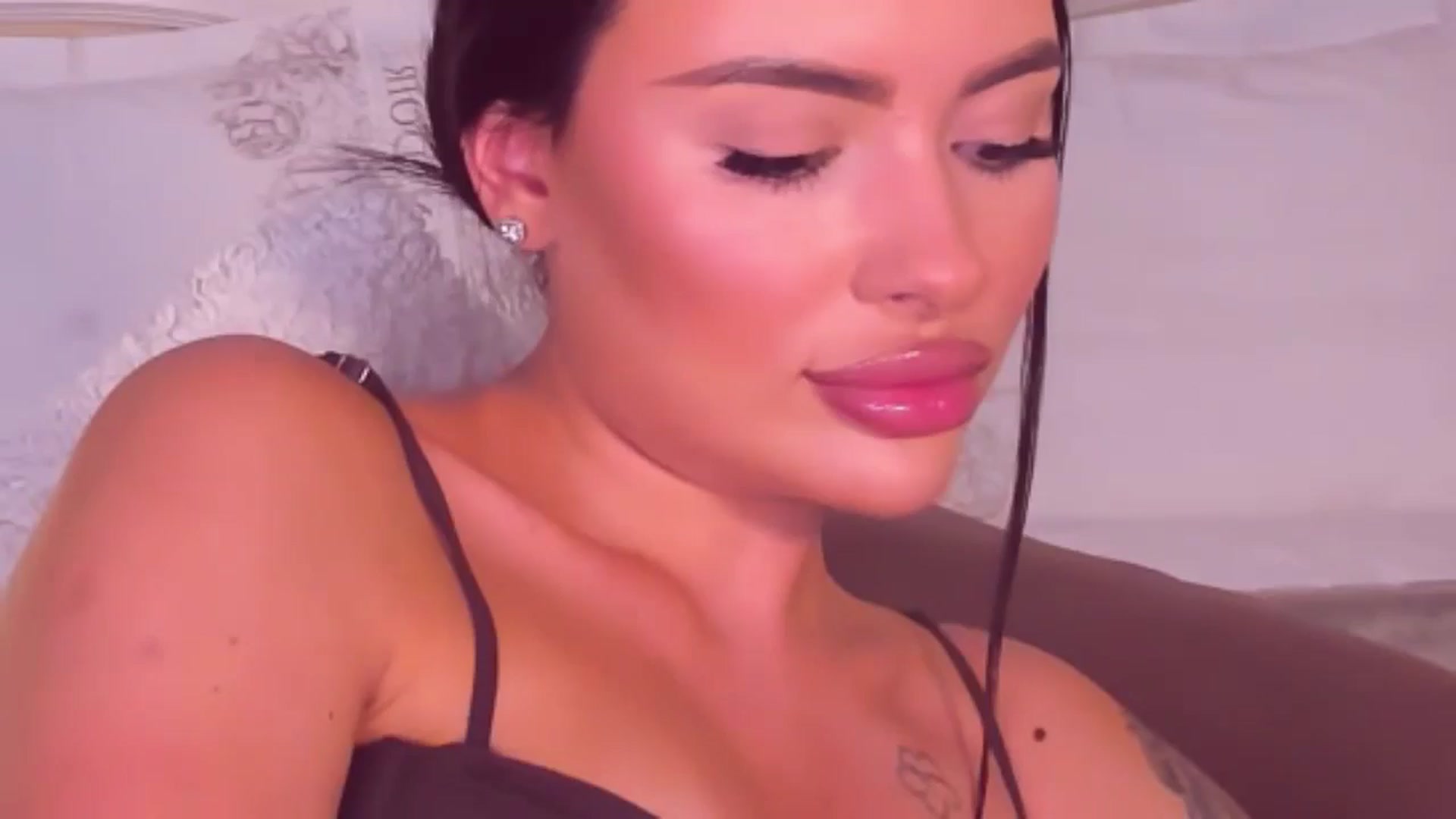Gallery image thumbnail from Mary_Harris_'s myfreecams stream on, 06/03/2024, 22:39 image 14 of 20