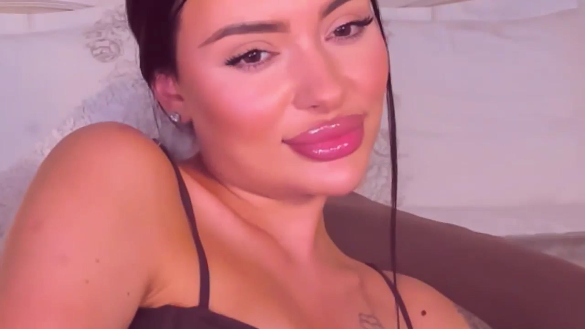 Gallery image thumbnail from Mary_Harris_'s myfreecams stream on, 06/03/2024, 22:39 image 15 of 20