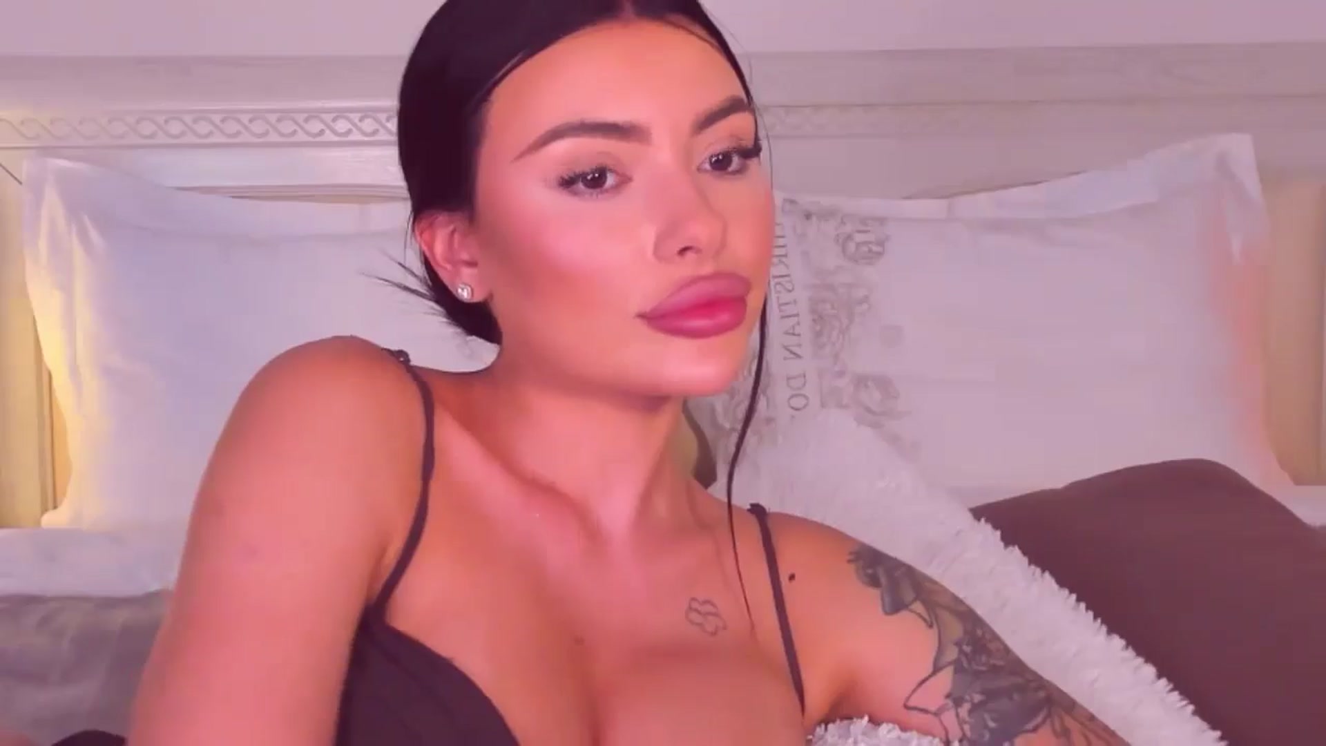 Gallery image thumbnail from Mary_Harris_'s myfreecams stream on, 06/03/2024, 22:39 image 5 of 20
