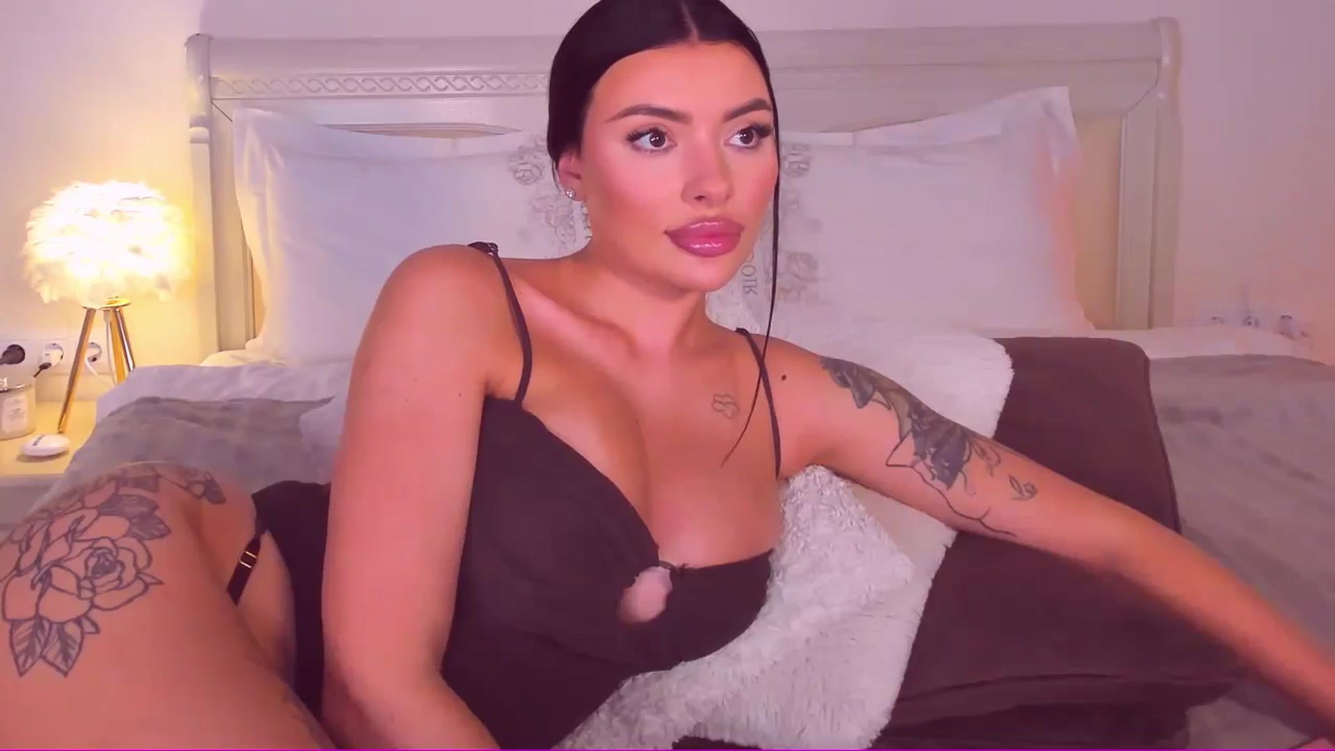 Gallery image thumbnail from Mary_Harris_'s myfreecams stream on, 06/04/2024, 24:00 image 2 of 20