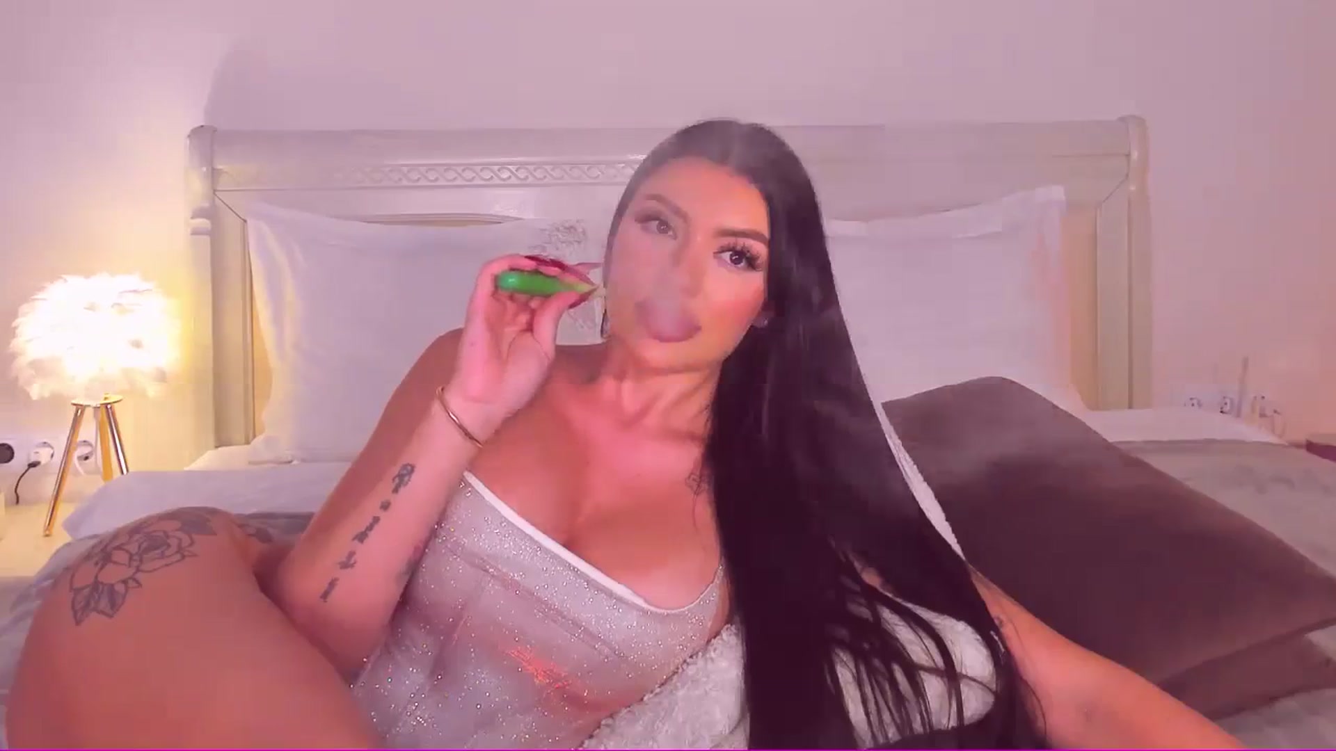 Gallery image thumbnail from Mary_Harris_'s myfreecams stream on, 06/05/2024, 19:38 image 8 of 20