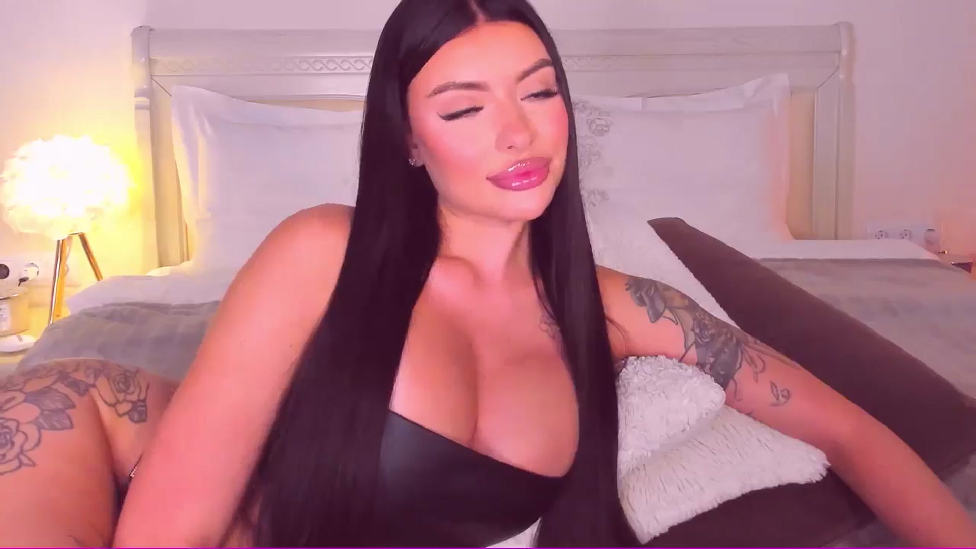 Gallery image thumbnail from Mary_Harris_'s myfreecams stream on, 06/11/2024, 21:14 image 6 of 20