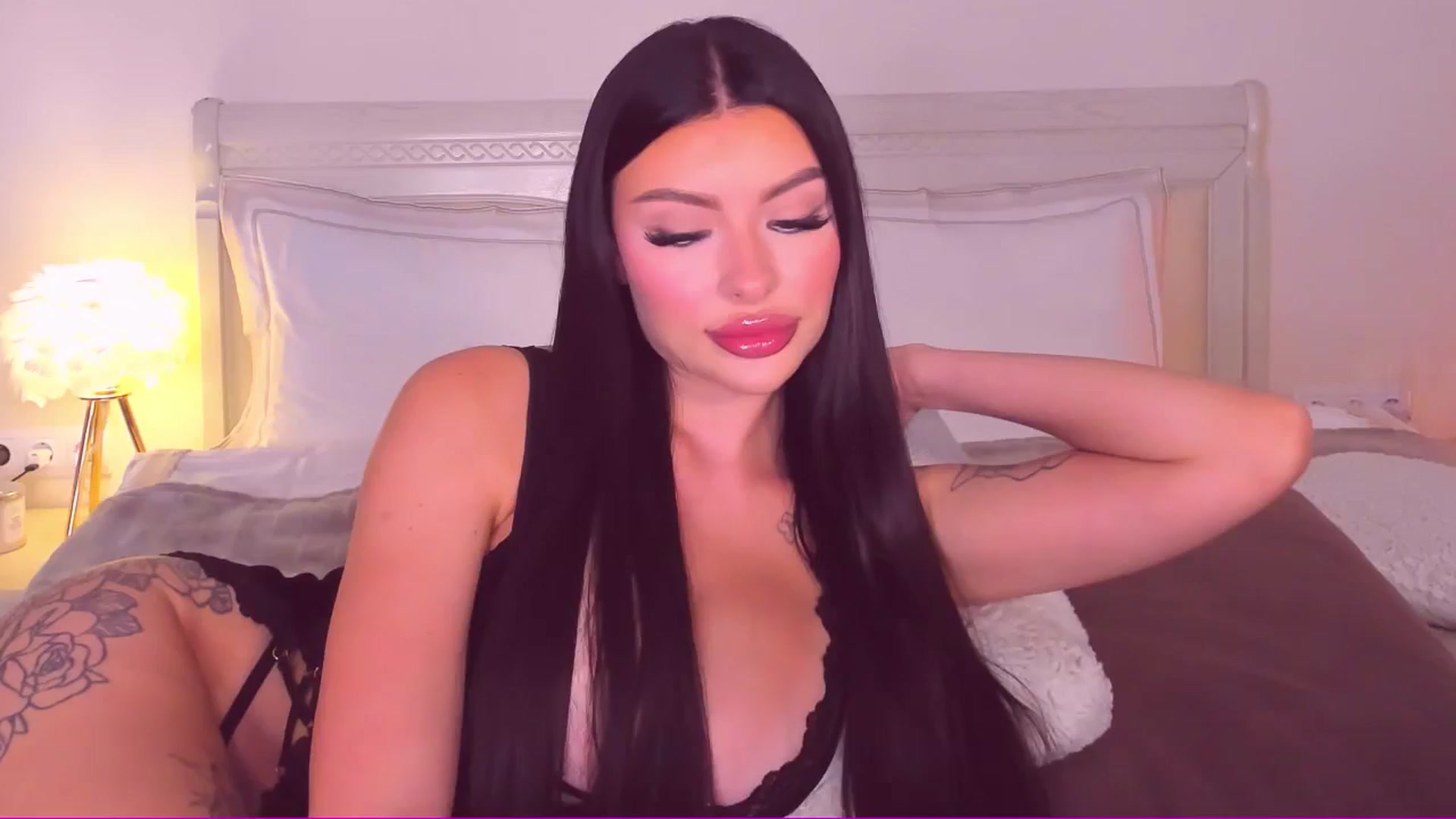 Gallery image thumbnail from Mary_Harris_'s myfreecams stream on, 06/13/2024, 24:05 image 1 of 20