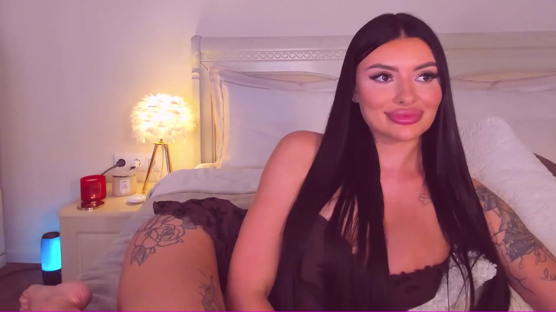 Gallery image thumbnail from Mary_Harris_'s myfreecams stream on, 06/17/2024, 16:38 image 14 of 20