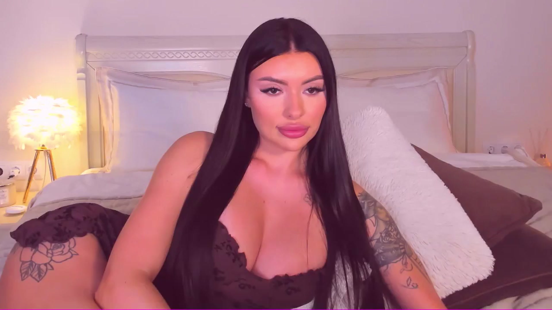 Gallery image thumbnail from Mary_Harris_'s myfreecams stream on, 06/17/2024, 17:23 image 1 of 20