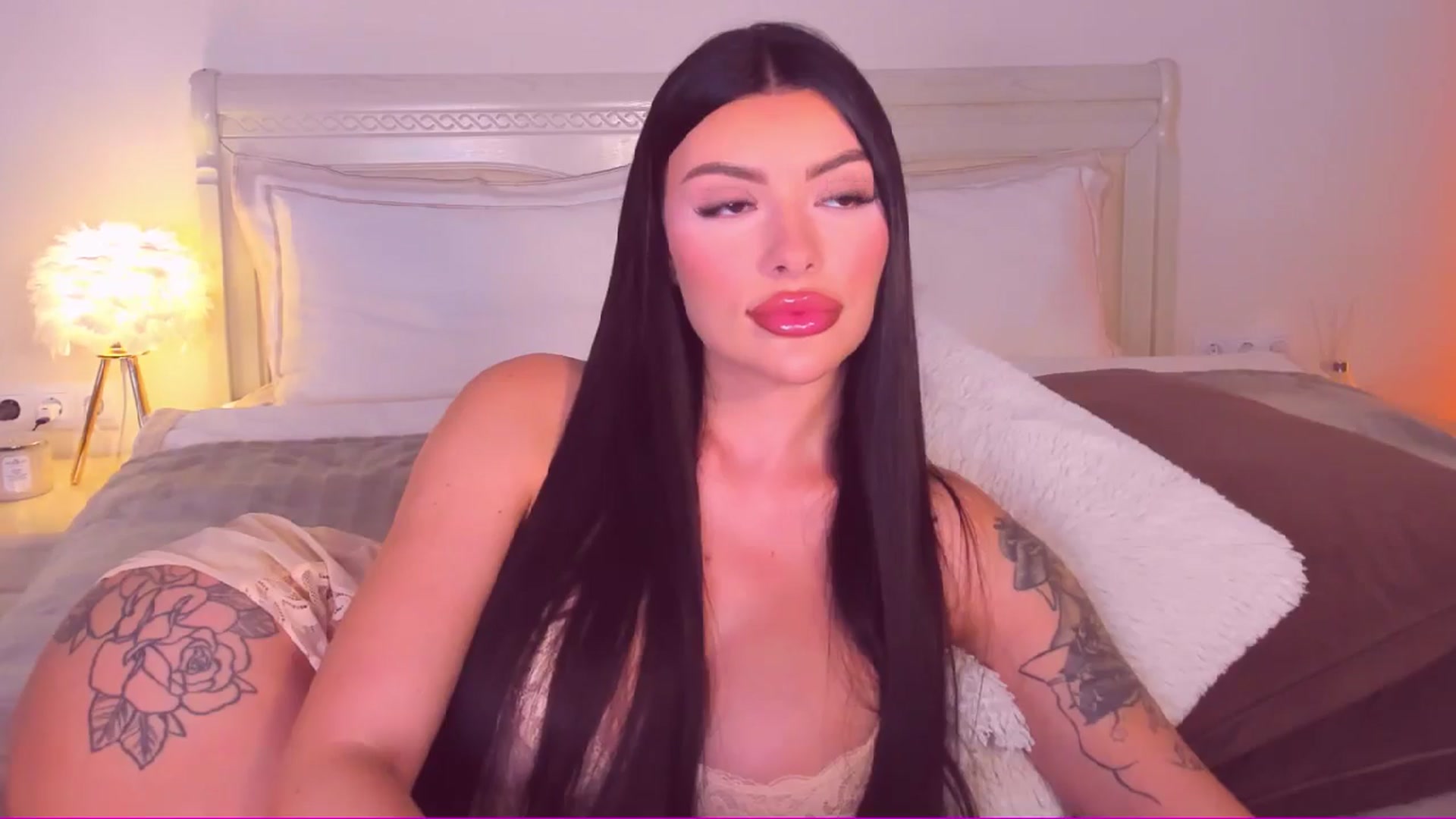 Gallery image thumbnail from Mary_Harris_'s myfreecams stream on, 06/18/2024, 18:06 image 6 of 20