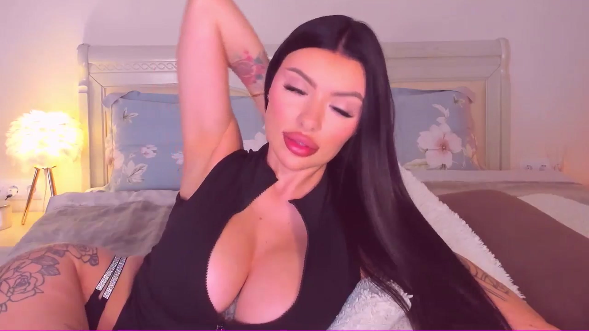 Gallery image thumbnail from Mary_Harris_'s myfreecams stream on, 06/19/2024, 19:58 image 5 of 20