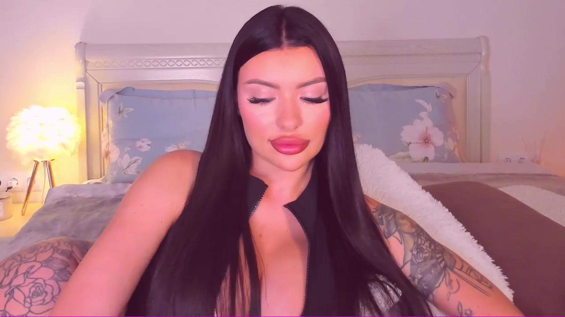 Gallery image thumbnail from Mary_Harris_'s myfreecams stream on, 06/19/2024, 19:58 image 9 of 20