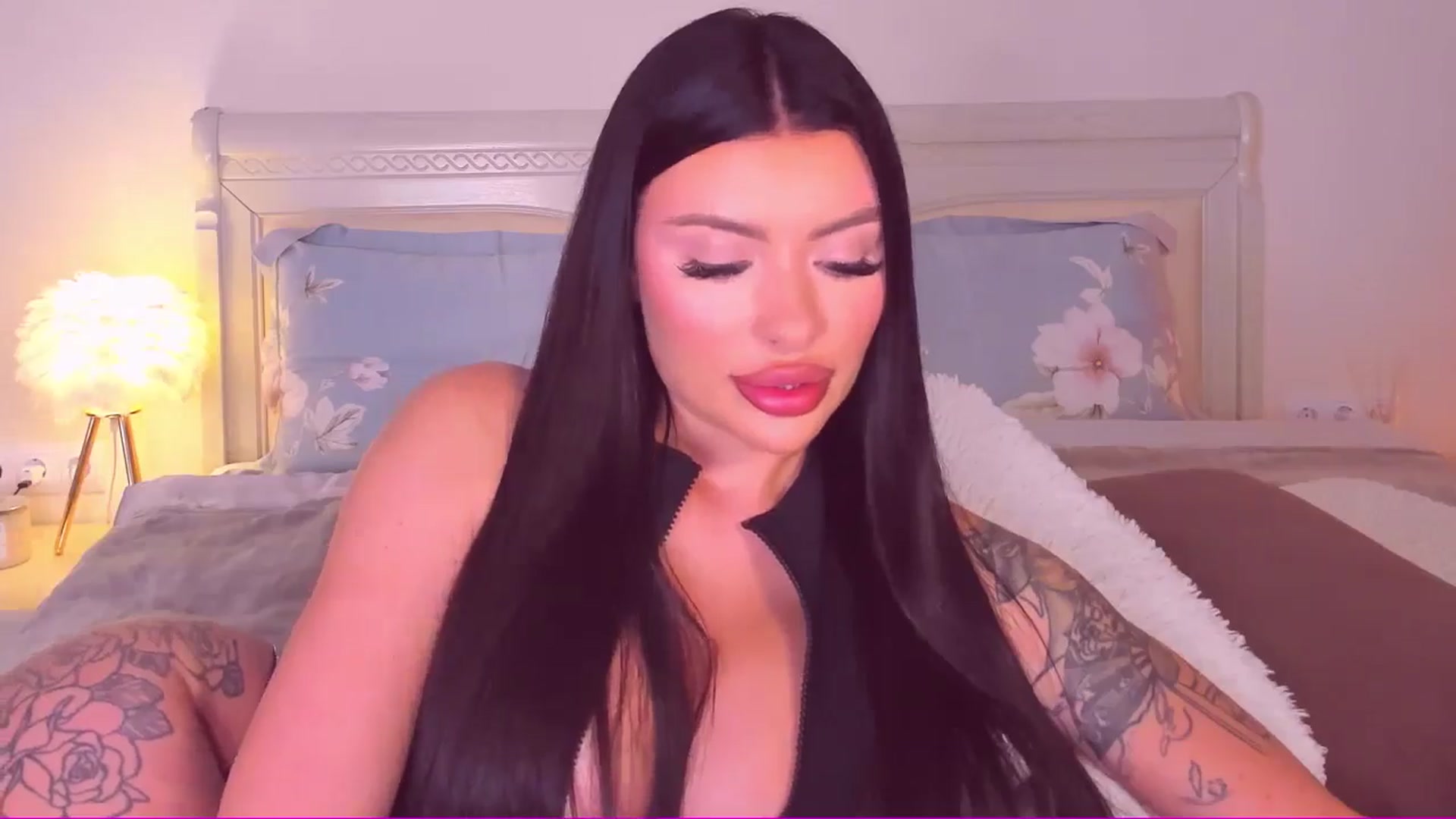 Gallery image thumbnail from Mary_Harris_'s myfreecams stream on, 06/19/2024, 19:58 image 10 of 20