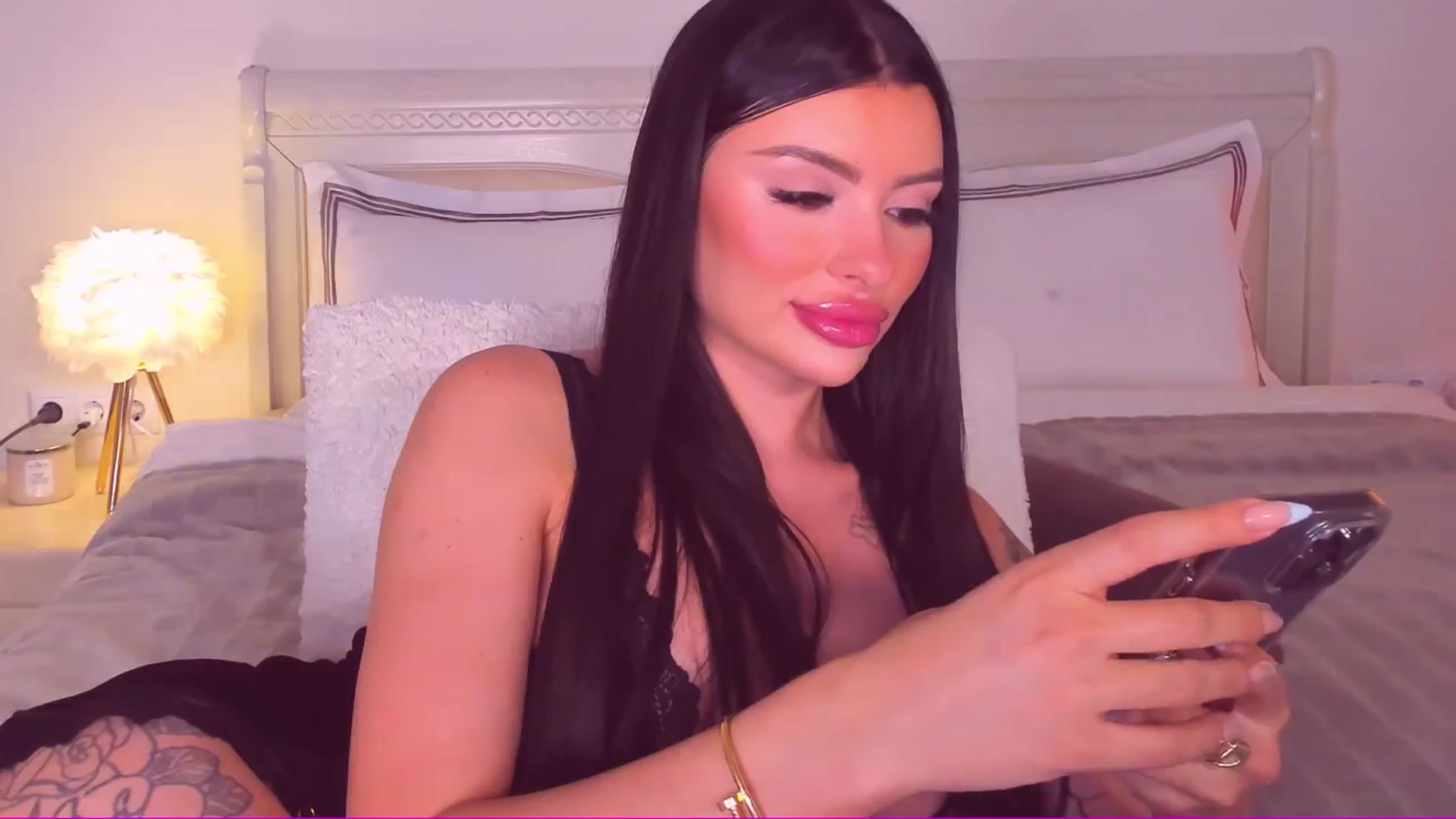Gallery image thumbnail from Mary_Harris_'s myfreecams stream on, 06/25/2024, 19:24 image 13 of 20