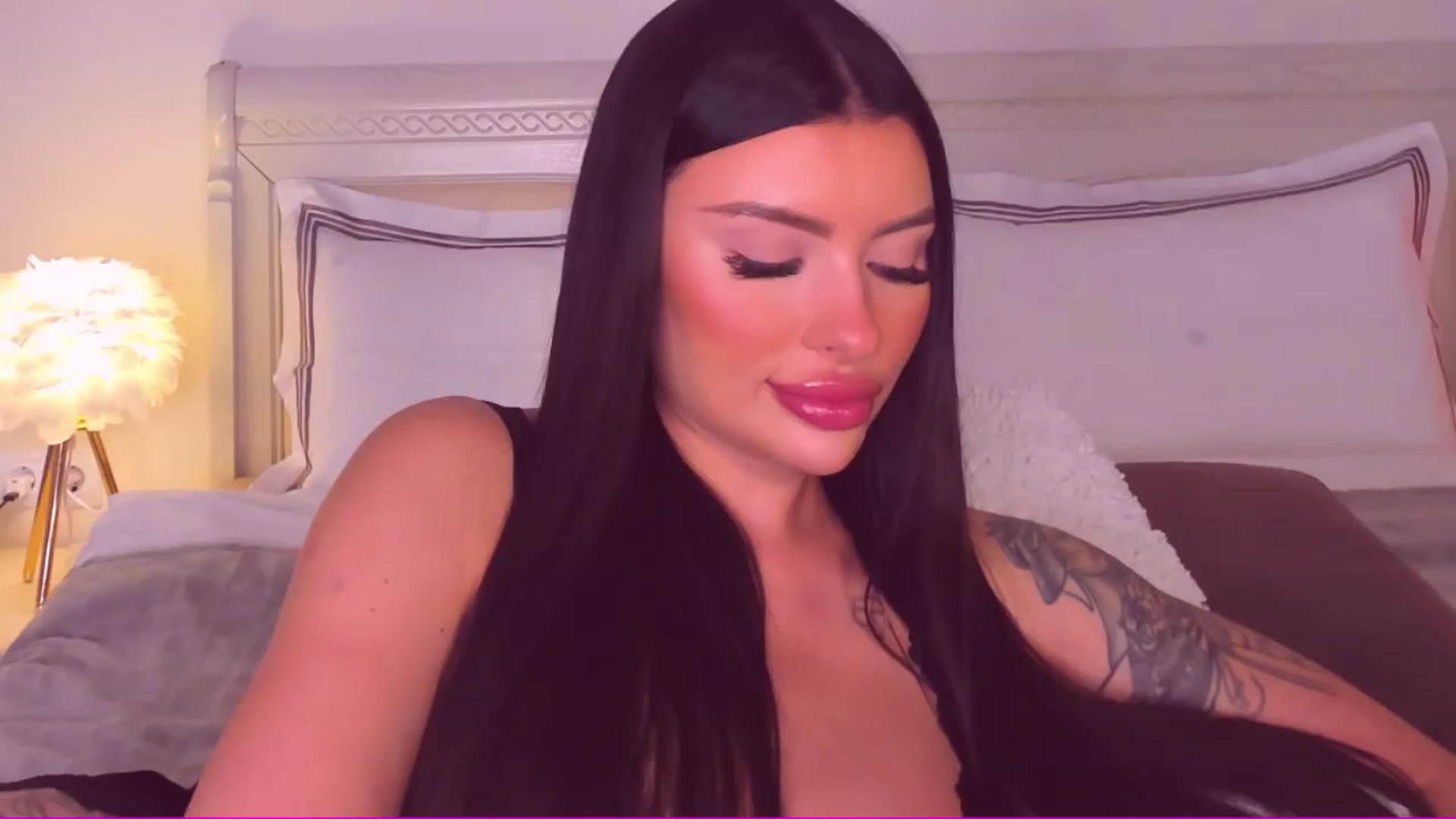 Gallery image thumbnail from Mary_Harris_'s myfreecams stream on, 06/25/2024, 20:15 image 1 of 20