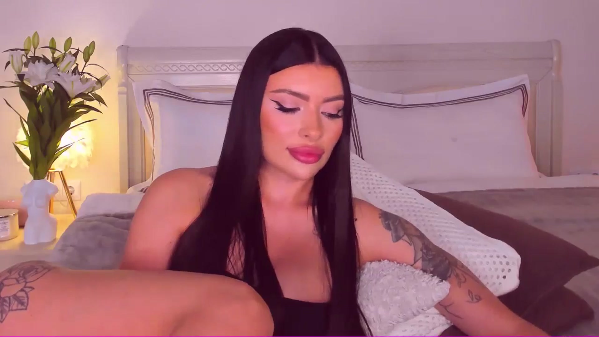 Gallery image thumbnail from Mary_Harris_'s myfreecams stream on, 06/30/2024, 24:16 image 14 of 20