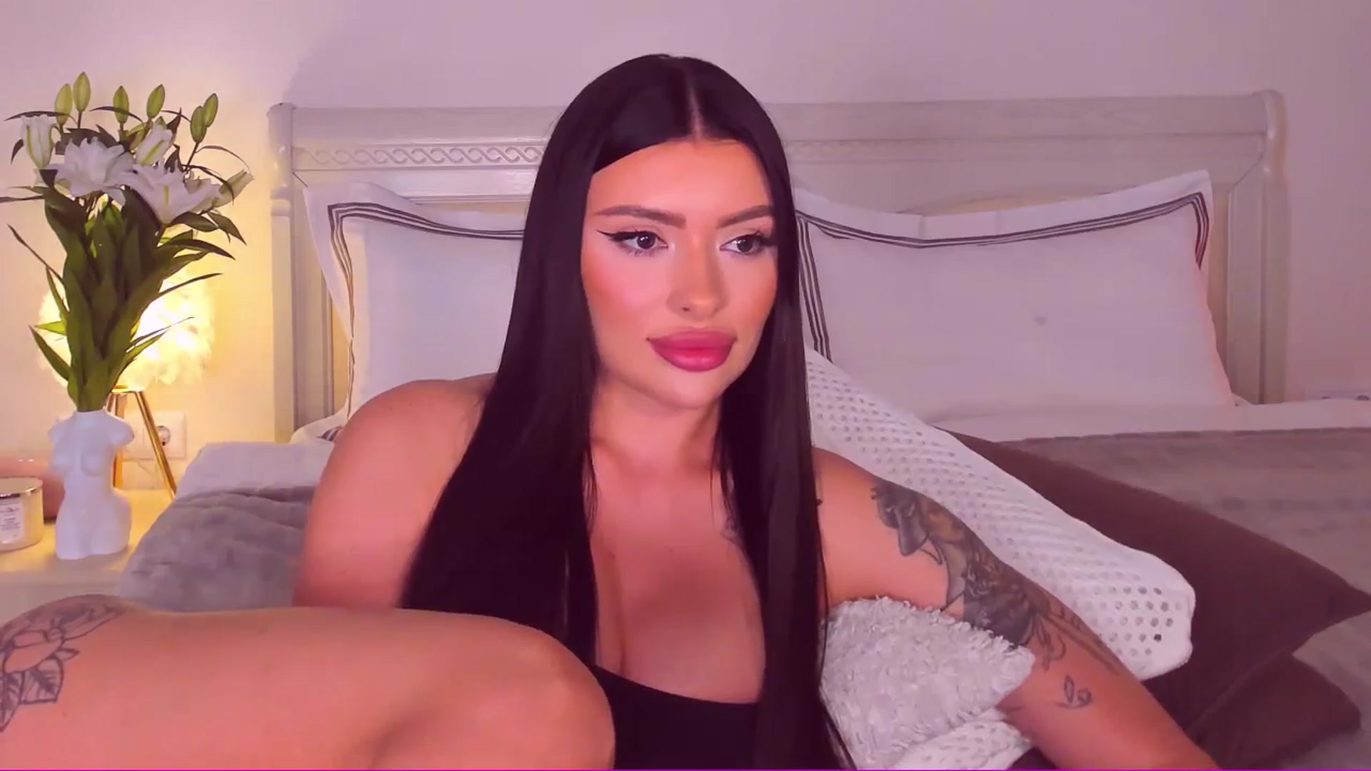 Gallery image thumbnail from Mary_Harris_'s myfreecams stream on, 06/30/2024, 24:16 image 12 of 20