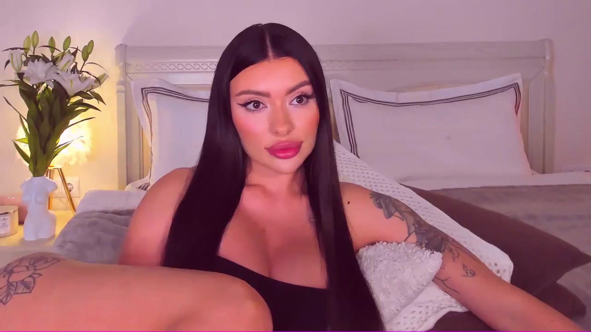 Gallery image thumbnail from Mary_Harris_'s myfreecams stream on, 06/30/2024, 24:16 image 10 of 20