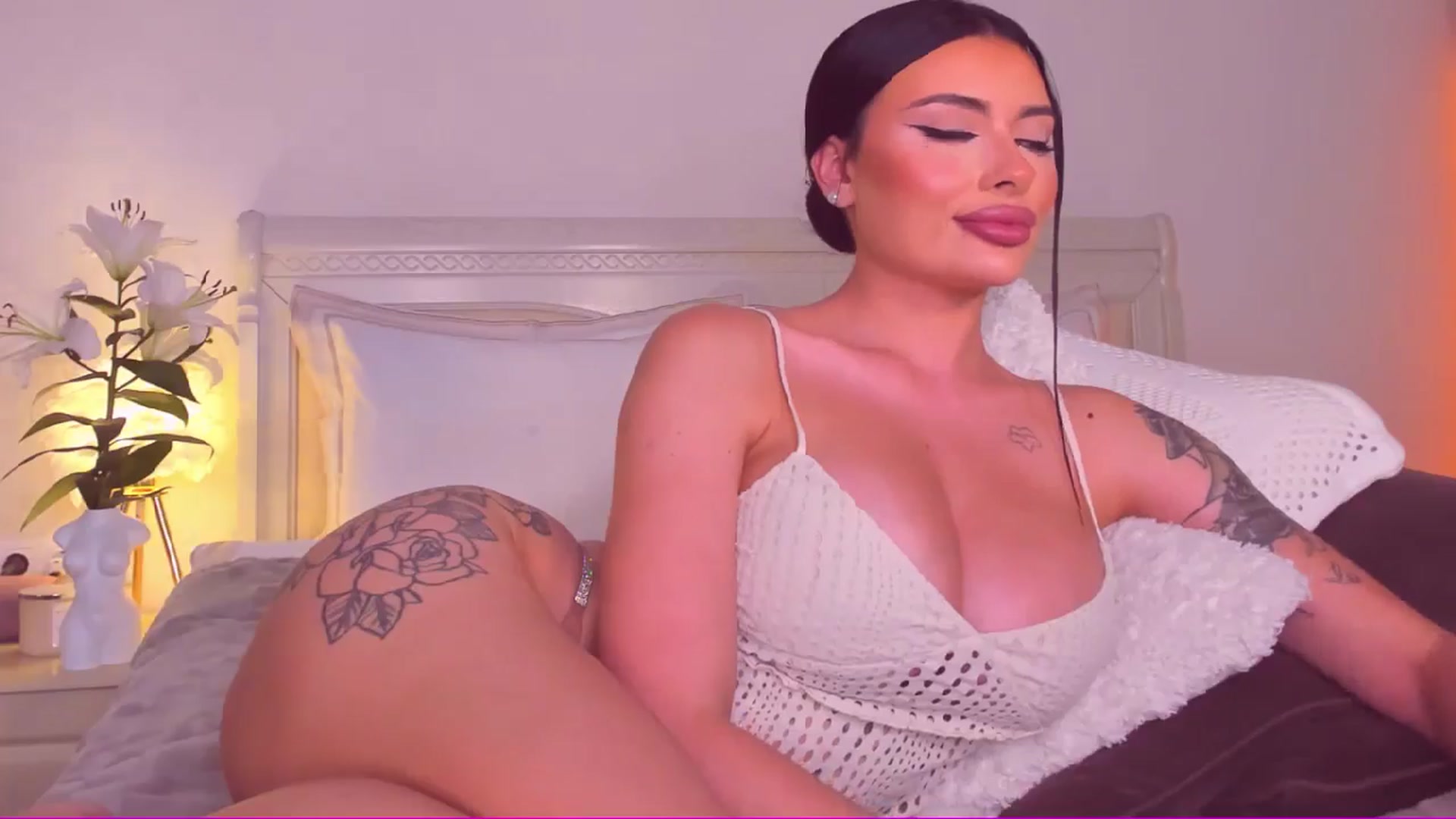 Gallery image thumbnail from Mary_Harris_'s myfreecams stream on, 08/03/2024, 21:40 image 4 of 20
