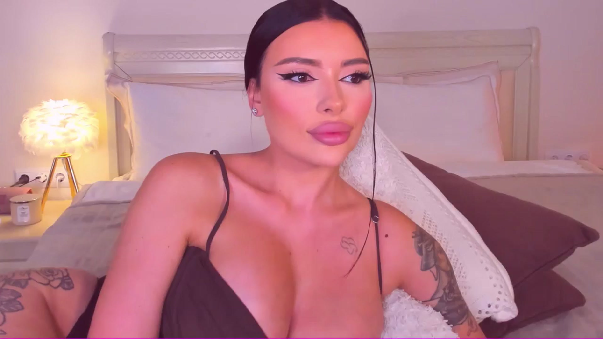 Gallery image thumbnail from Mary_Harris_'s myfreecams stream on, 08/08/2024, 06:12 image 1 of 20
