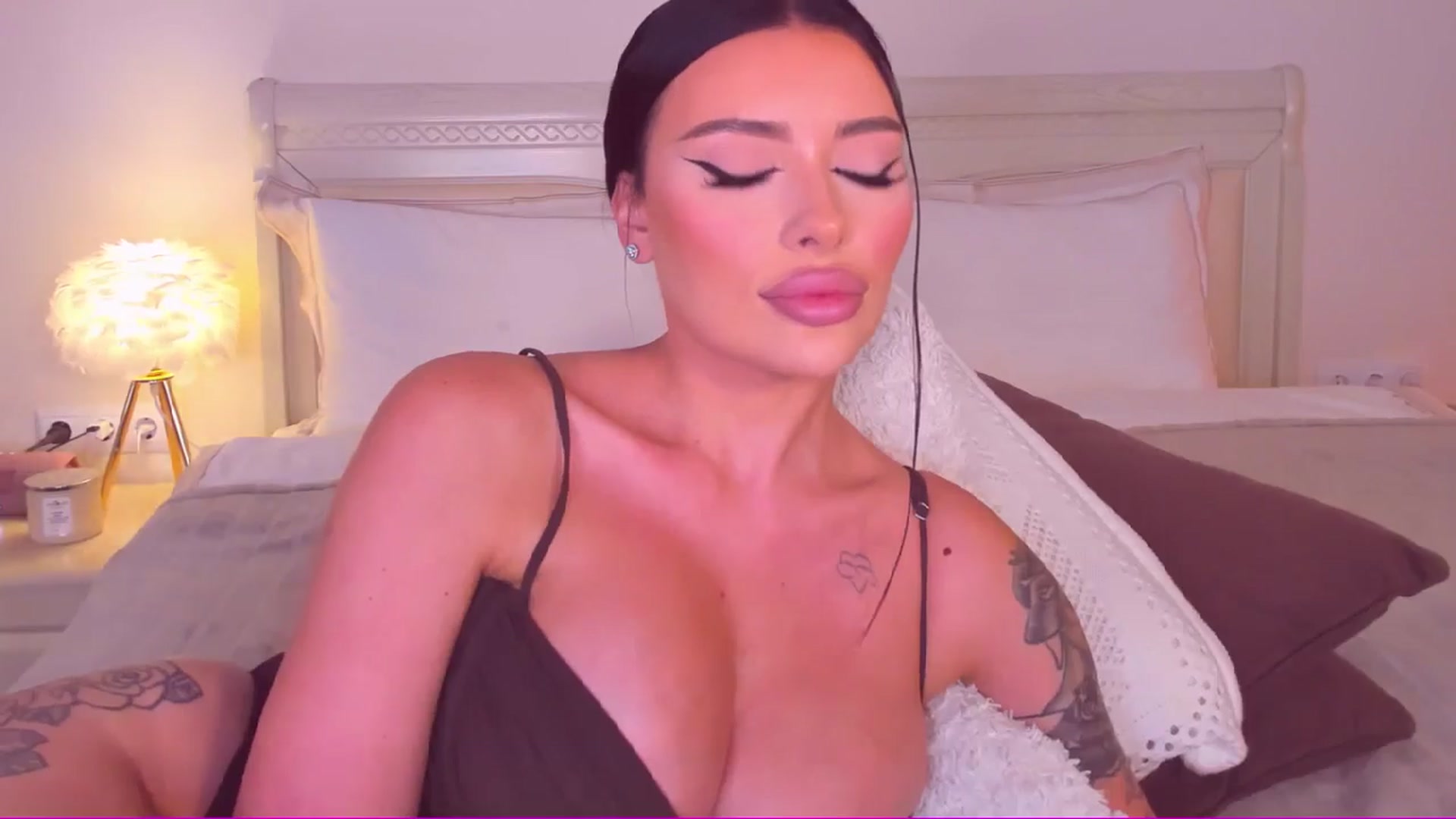 Gallery image thumbnail from Mary_Harris_'s myfreecams stream on, 08/08/2024, 06:12 image 6 of 20