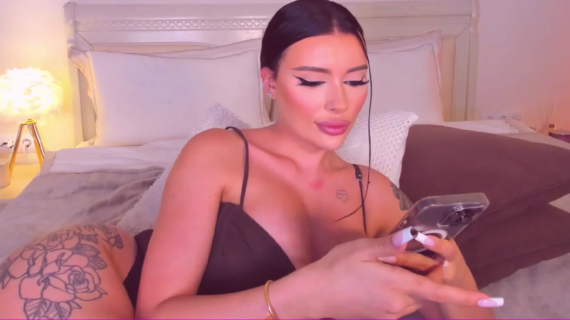 Gallery image thumbnail from Mary_Harris_'s myfreecams stream on, 08/08/2024, 09:00 image 15 of 20
