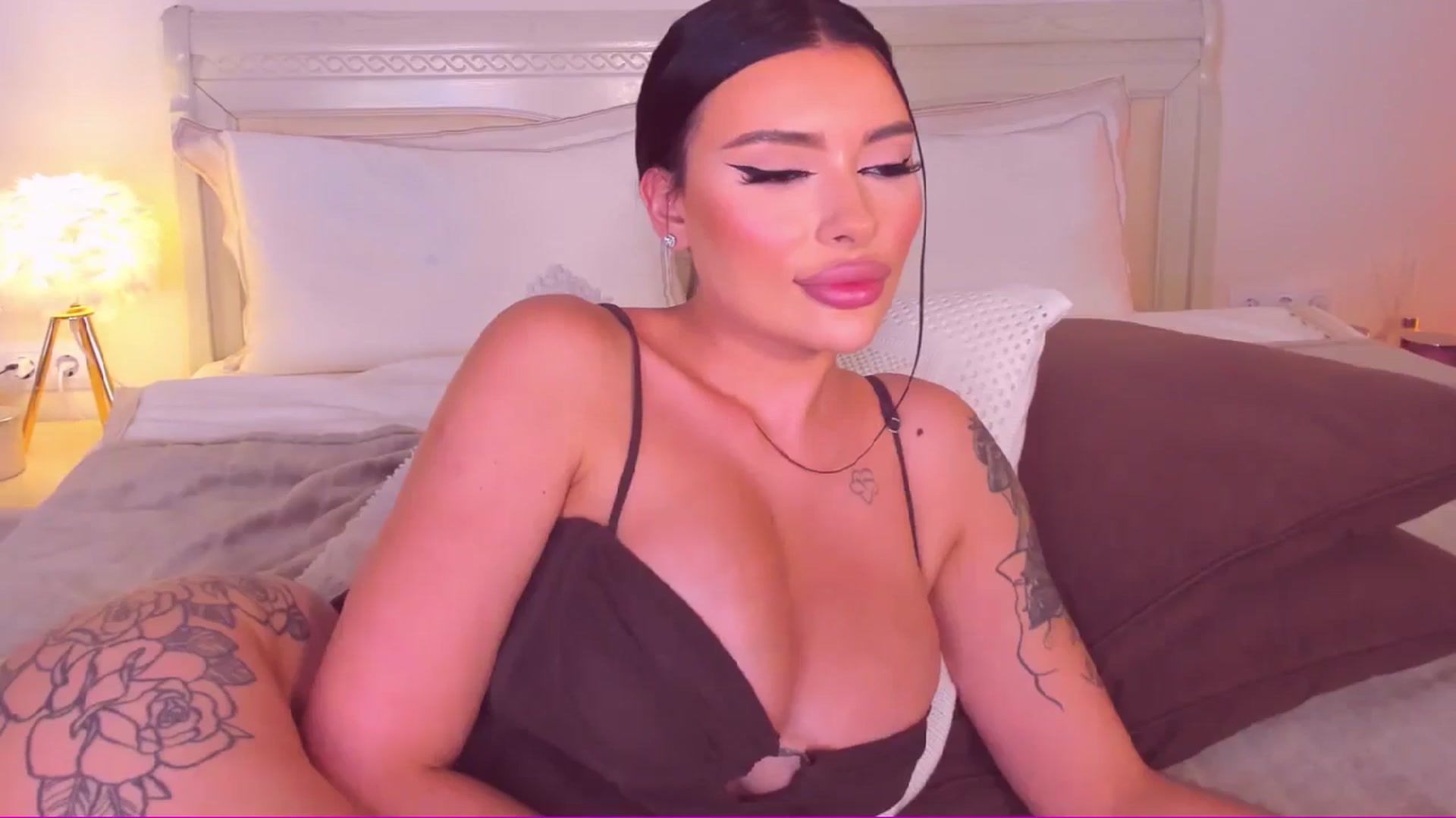 Gallery image thumbnail from Mary_Harris_'s myfreecams stream on, 08/08/2024, 09:00 image 14 of 20