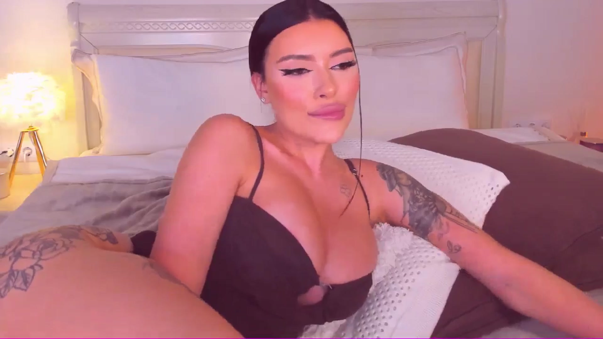 Gallery image thumbnail from Mary_Harris_'s myfreecams stream on, 08/08/2024, 09:00 image 11 of 20
