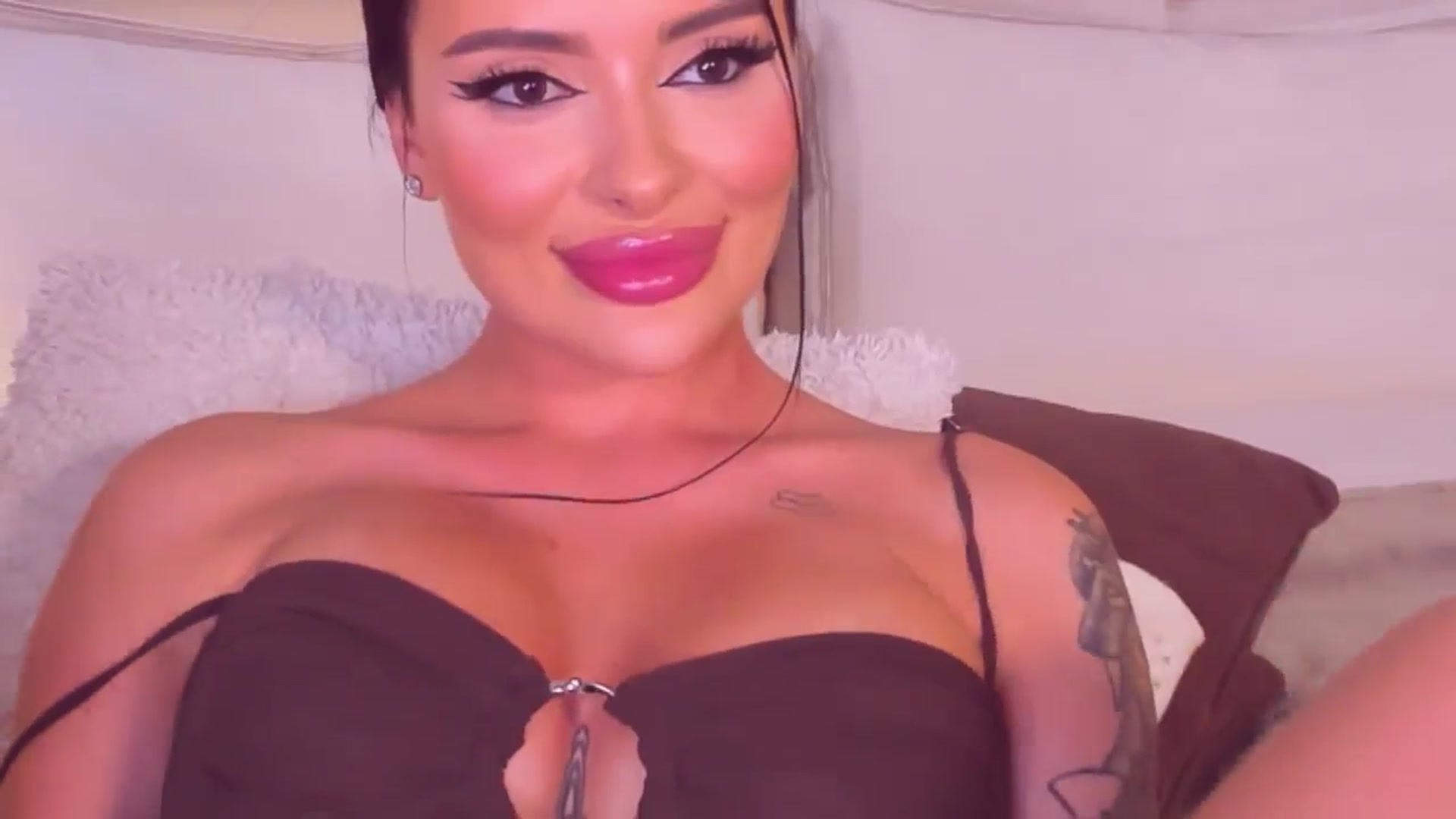 Gallery image thumbnail from Mary_Harris_'s myfreecams stream on, 08/08/2024, 13:41 image 14 of 20