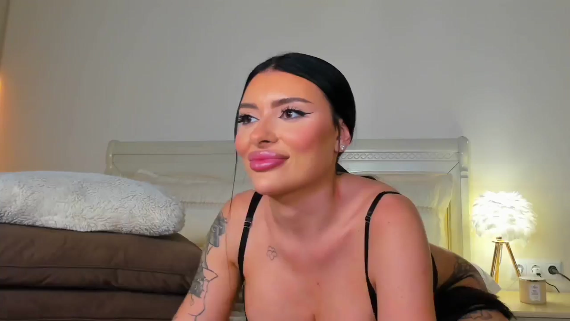 Gallery image thumbnail from Mary_Harris_'s myfreecams stream on, 08/22/2024, 22:50 image 8 of 20