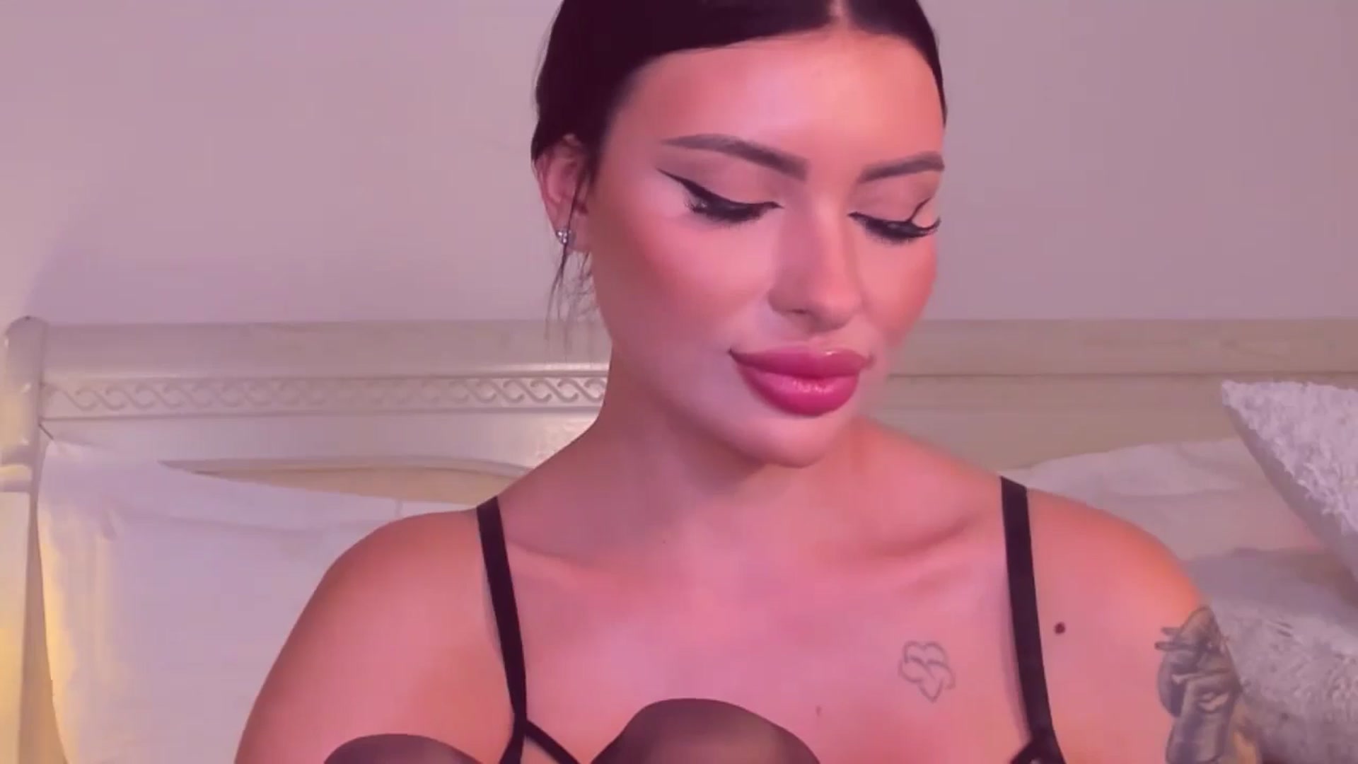 Gallery image thumbnail from Mary_Harris_'s myfreecams stream on, 09/05/2024, 06:19 image 15 of 20