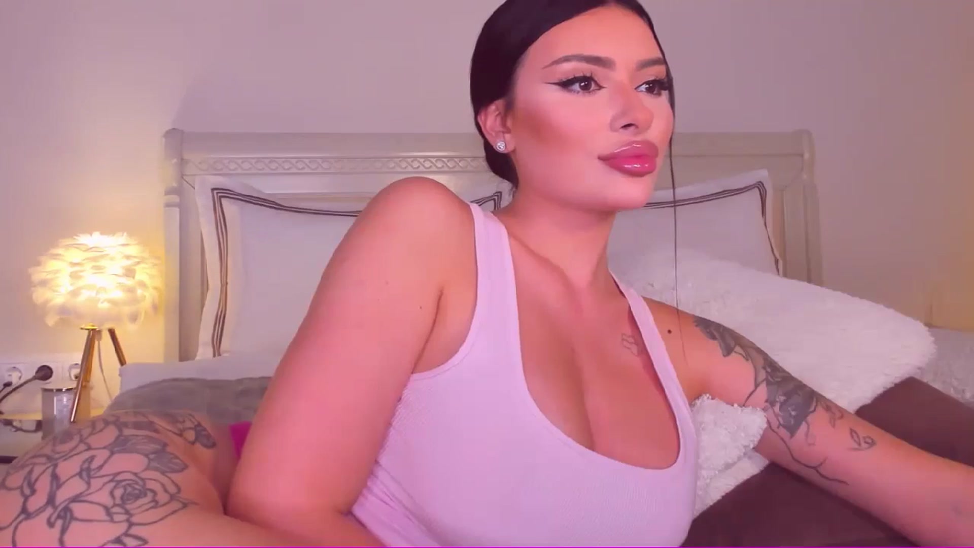Gallery image thumbnail from Mary_Harris_'s myfreecams stream on, 09/06/2024, 18:16 image 10 of 20