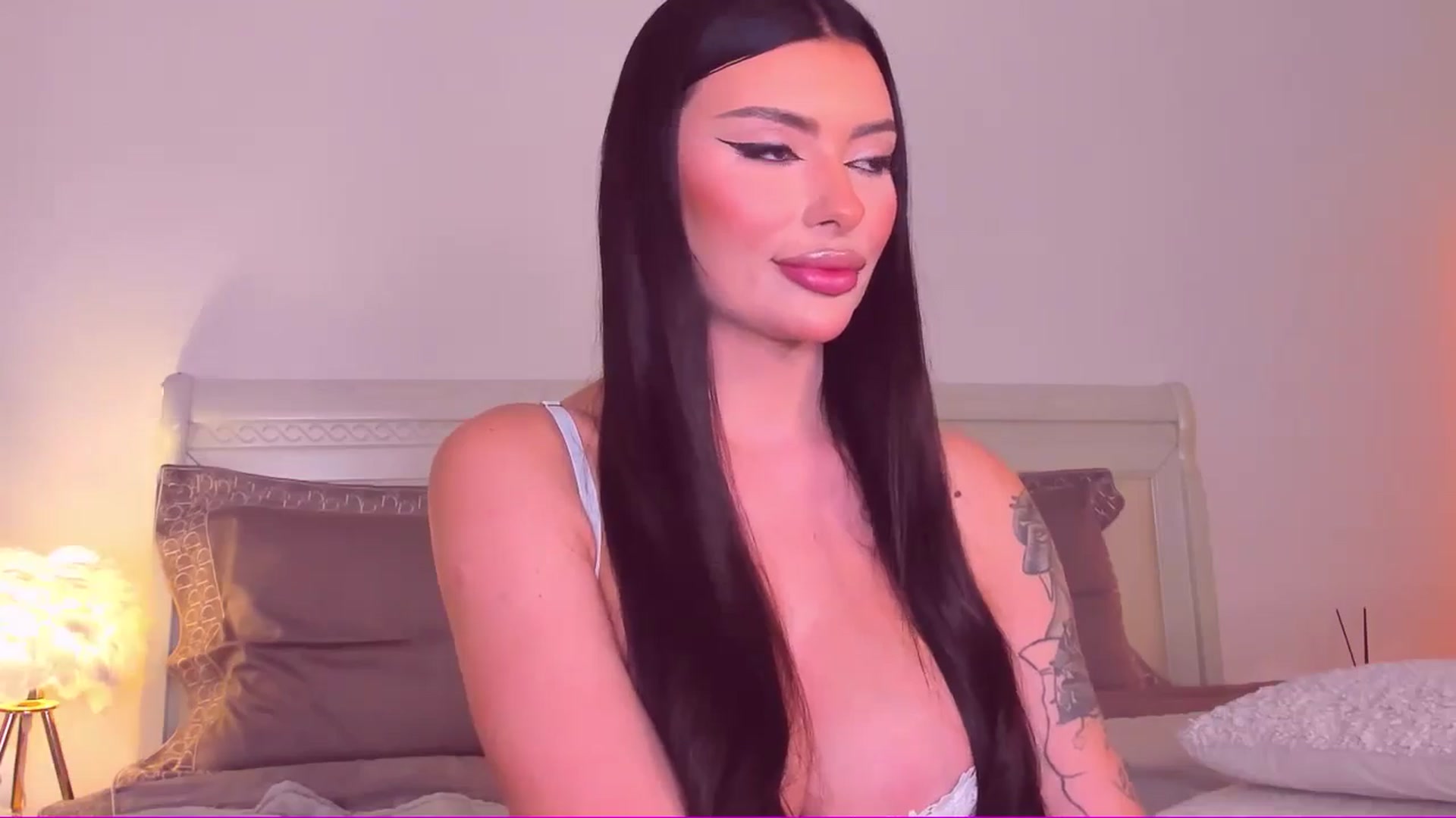 Gallery image thumbnail from Mary_Harris_'s myfreecams stream on, 09/14/2024, 14:43 image 2 of 20