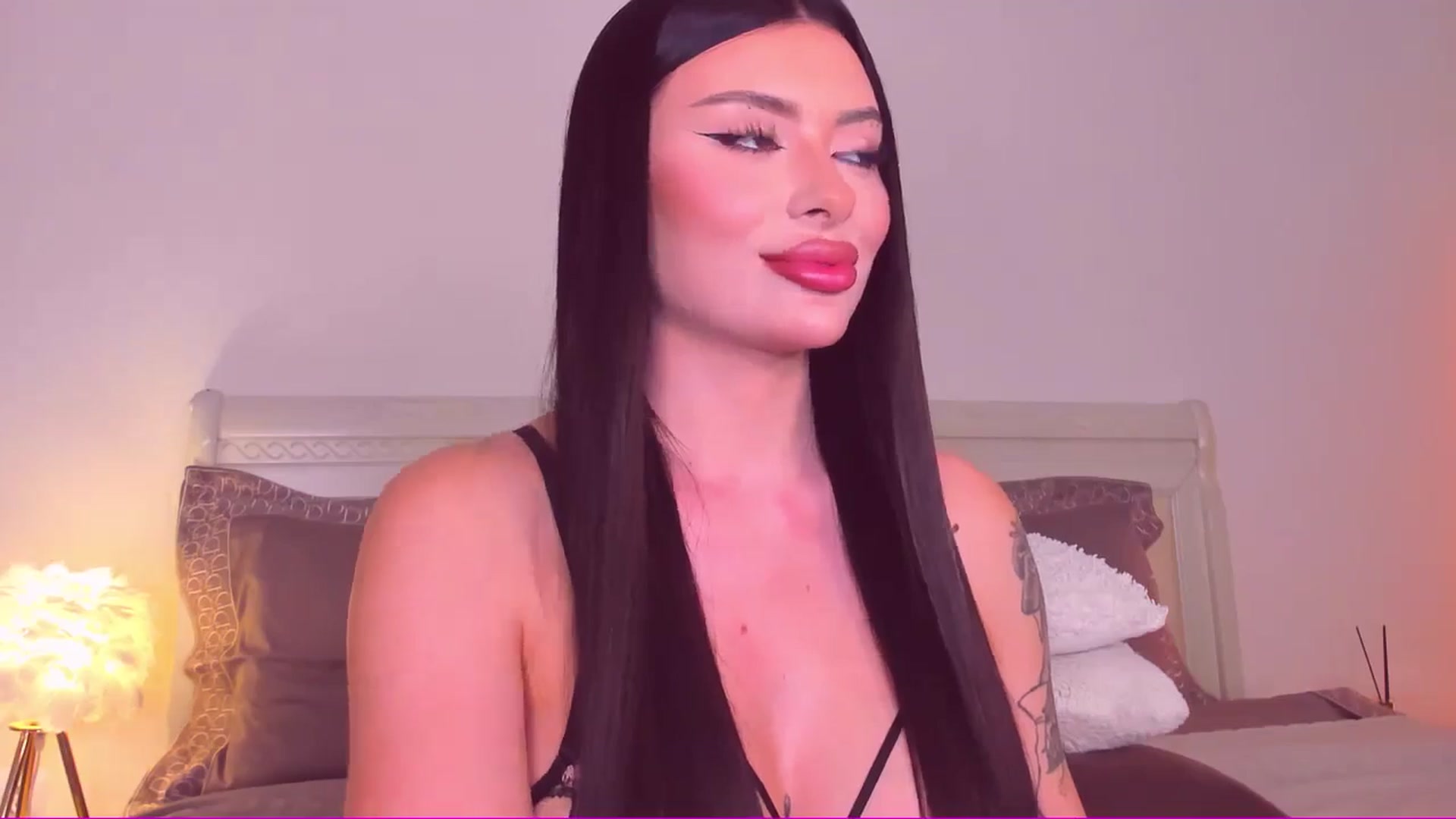 Gallery image thumbnail from Mary_Harris_'s myfreecams stream on, 09/16/2024, 18:05 image 16 of 20