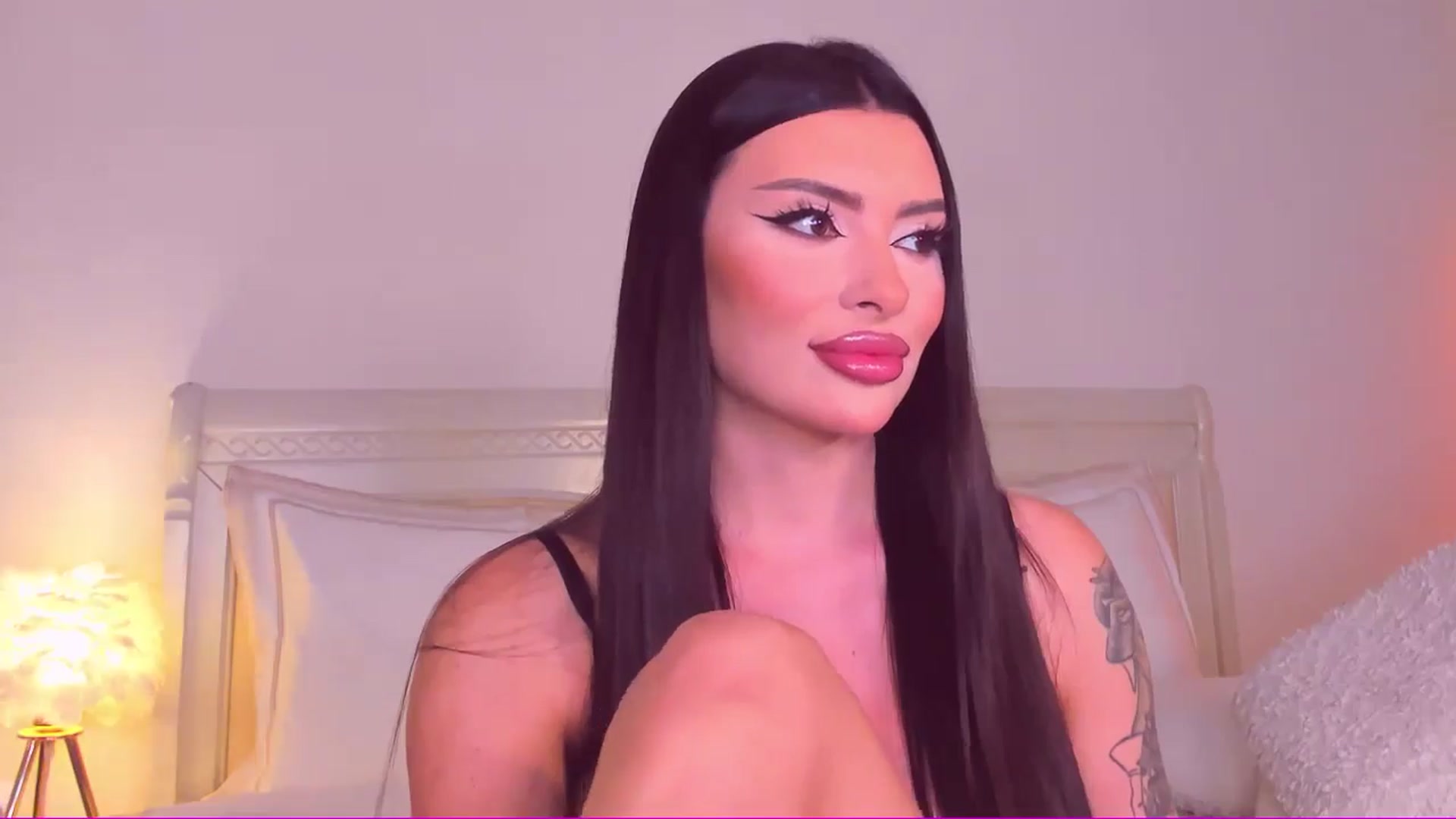 Gallery image thumbnail from Mary_Harris_'s myfreecams stream on, 09/21/2024, 22:37 image 7 of 20