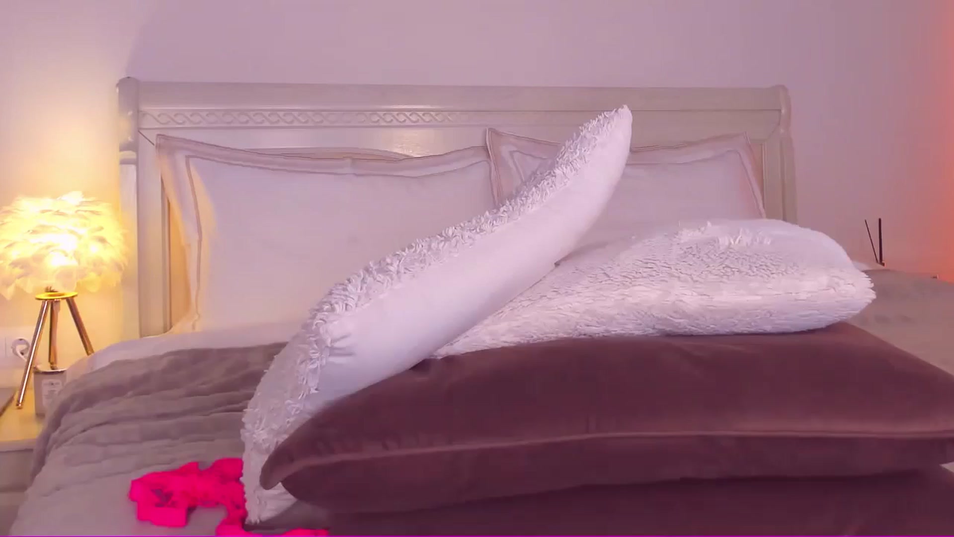 Gallery image thumbnail from Mary_Harris_'s myfreecams stream on, 09/22/2024, 04:24 image 15 of 20