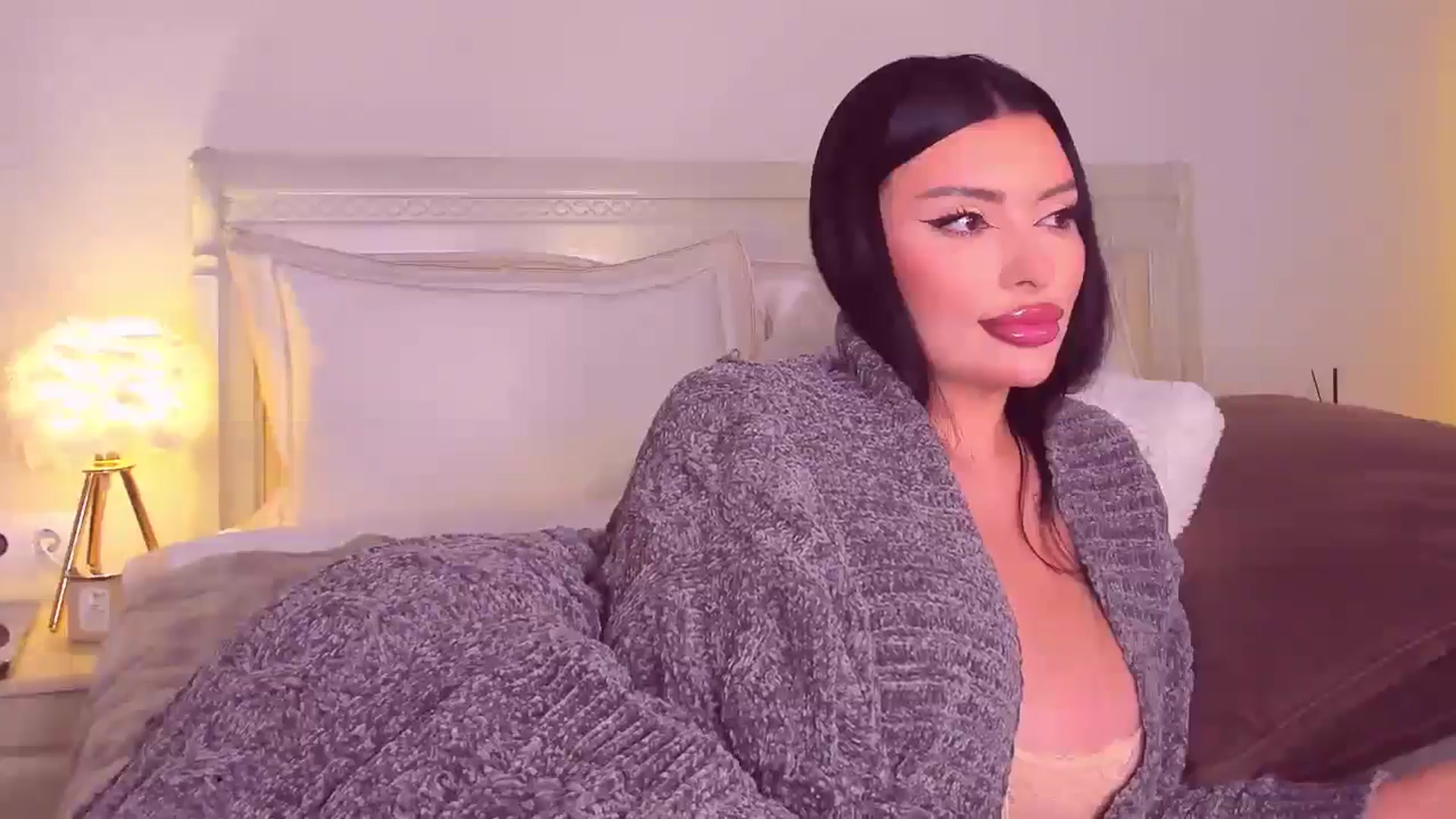 Gallery image thumbnail from Mary_Harris_'s myfreecams stream on, 09/25/2024, 03:13 image 8 of 20